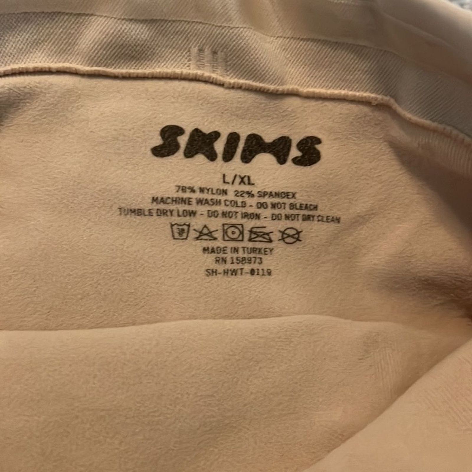 SKIMS NWOT Skims Sculpting Mid Waist Thong - Size L/XL Size ONE SIZE - 4 Thumbnail