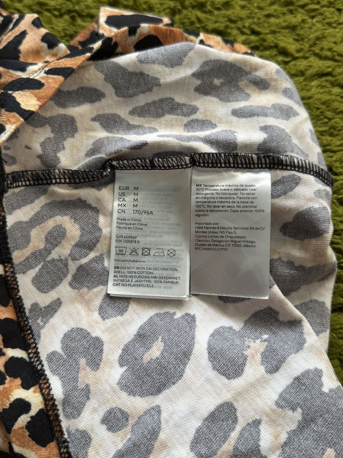 H&M × Paco Rabanne Paco Rabanne x H&M leopard pattern t-shirt Size M / US 6-8 / IT 42-44 - 5 Thumbnail