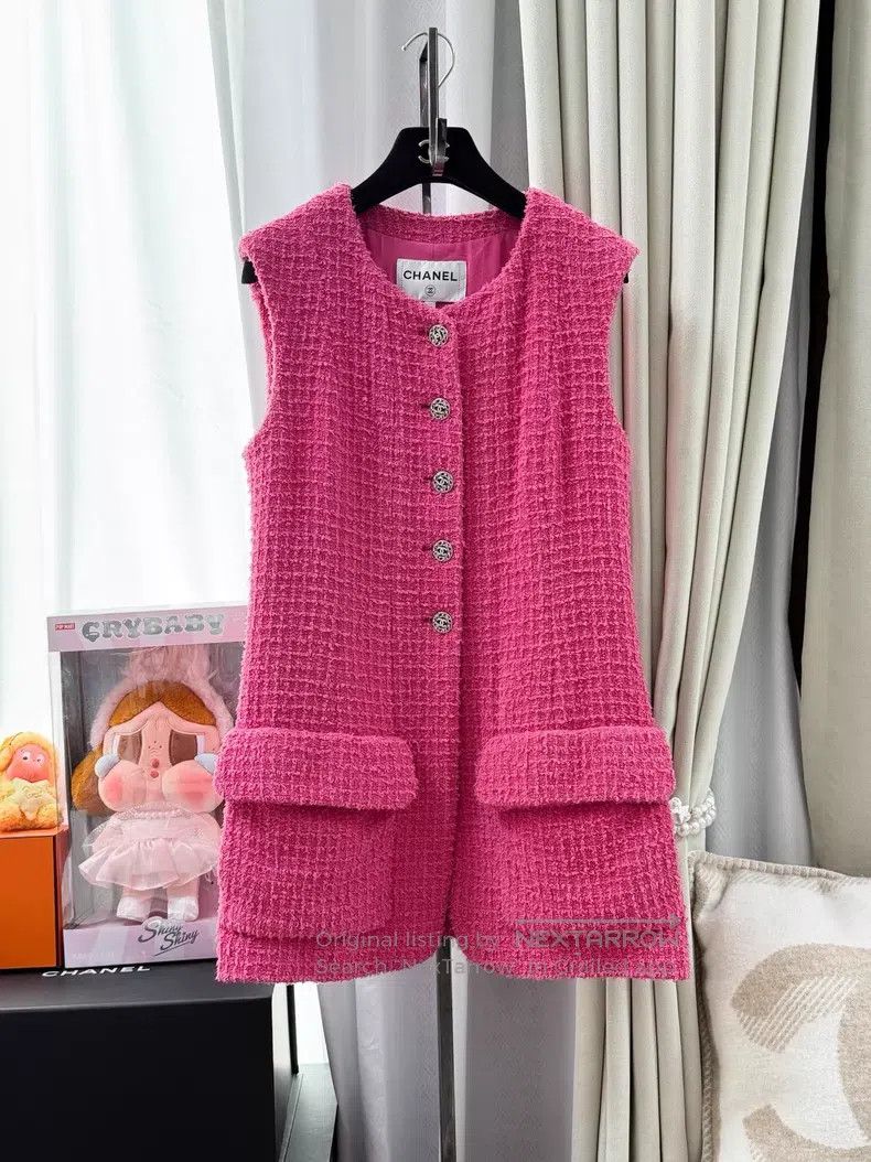 Chanel Chanel Woven diamond buckle sleeveless vest jacket Size XS / US 0-2 / IT 36-38 - 1 Thumbnail