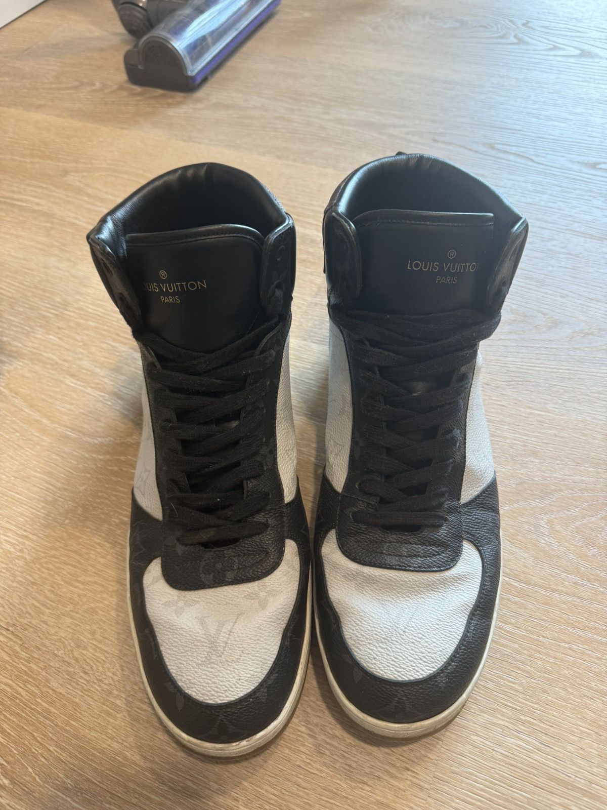 Louis Vuitton High top Louis Sneakers Size US 10 / EU 43 - 8 Thumbnail