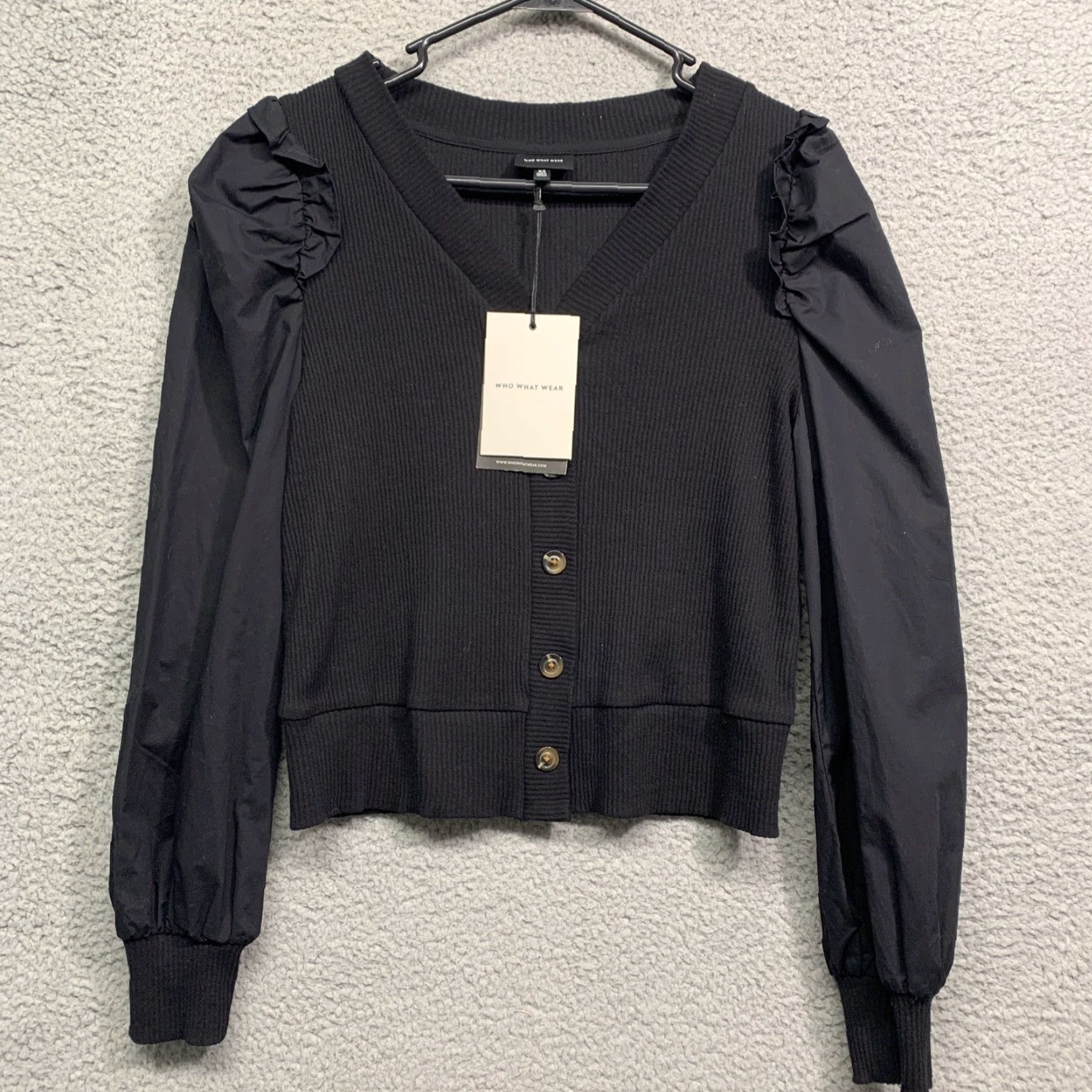 Vintage WHO WHAT WEAR Pullover Top Women XS Black V-Neck Knitted Body Blousy Sleeves NWT Pullover Shirt Womens XS Black V-Neck Cropped Puff Sleeve NWT Size XS / US 0-2 / IT 36-38 - 2 Thumbnail