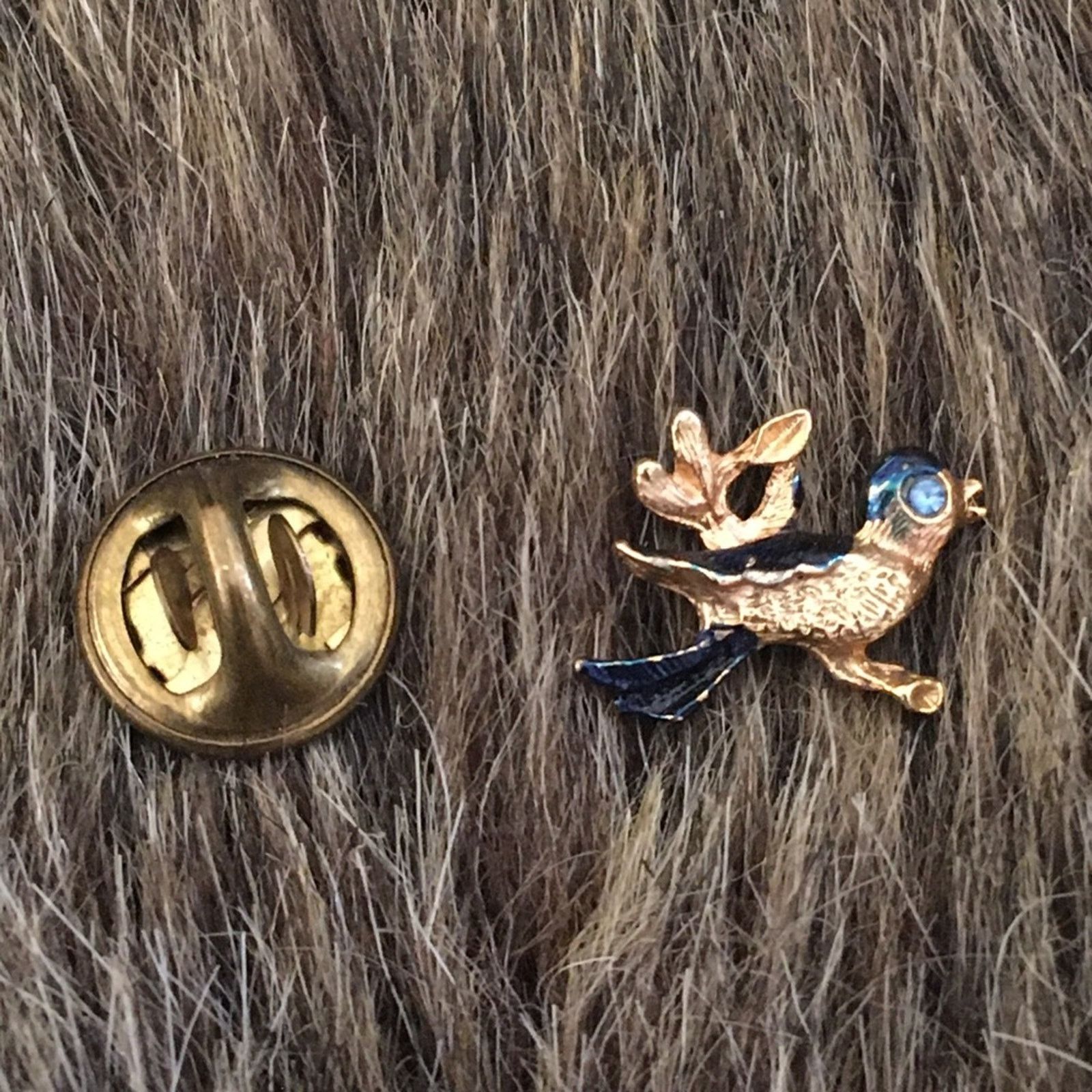 Vintage Set of two Ballou mid century blue bird Tac pins Size ONE SIZE - 5 Thumbnail