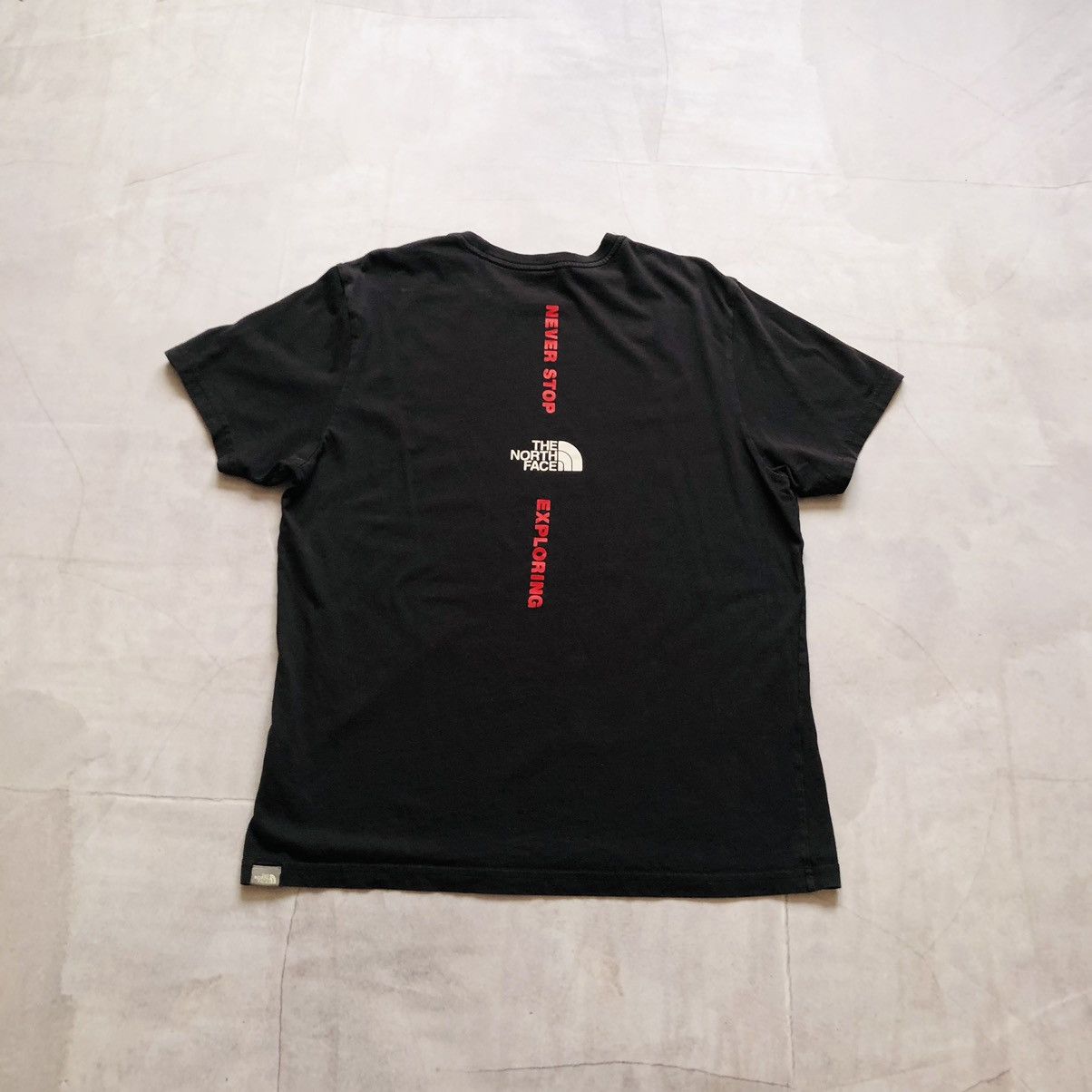 The North Face The North Face black Chest Printed Logo T-shirt Tee Y2K Size US L / EU 52-54 / 3 - 2 Thumbnail