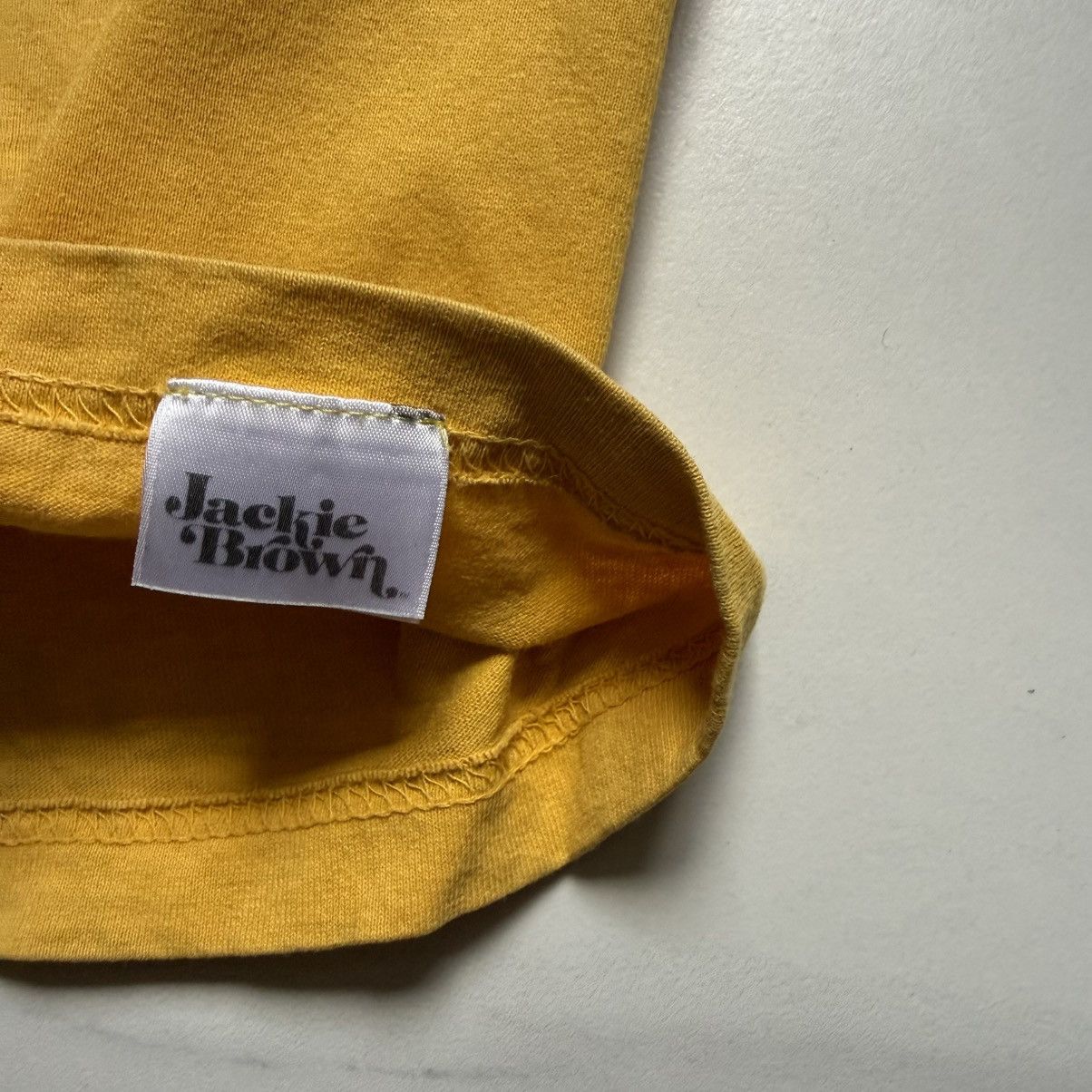 Vintage Jackie Brown Distressed T-Shirt Size US S / EU 44-46 / 1 - 6 Thumbnail