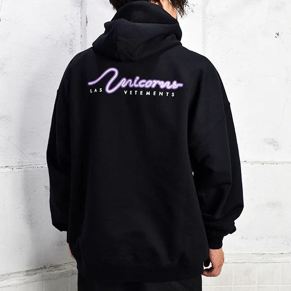 Vetements o1y0924 Hooded Sweatshirt in Black Size US S / EU 44-46 / 1 - 6 Thumbnail