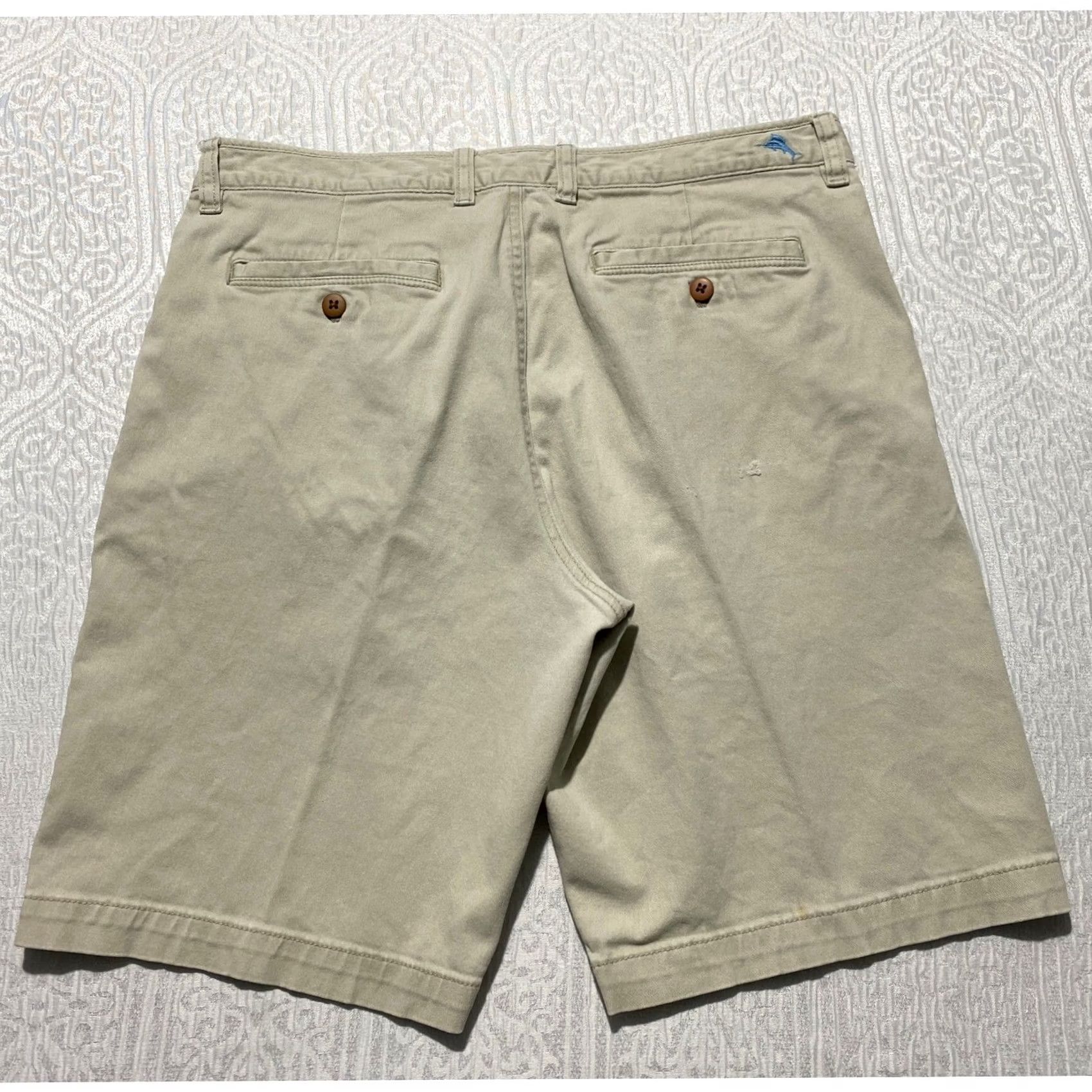 Tommy Bahama VINTAGE Tommy Bahama Mens Chino Shorts Khaki Beige 33 Pineapple Trim Spin? Size US 33 - 4 Thumbnail