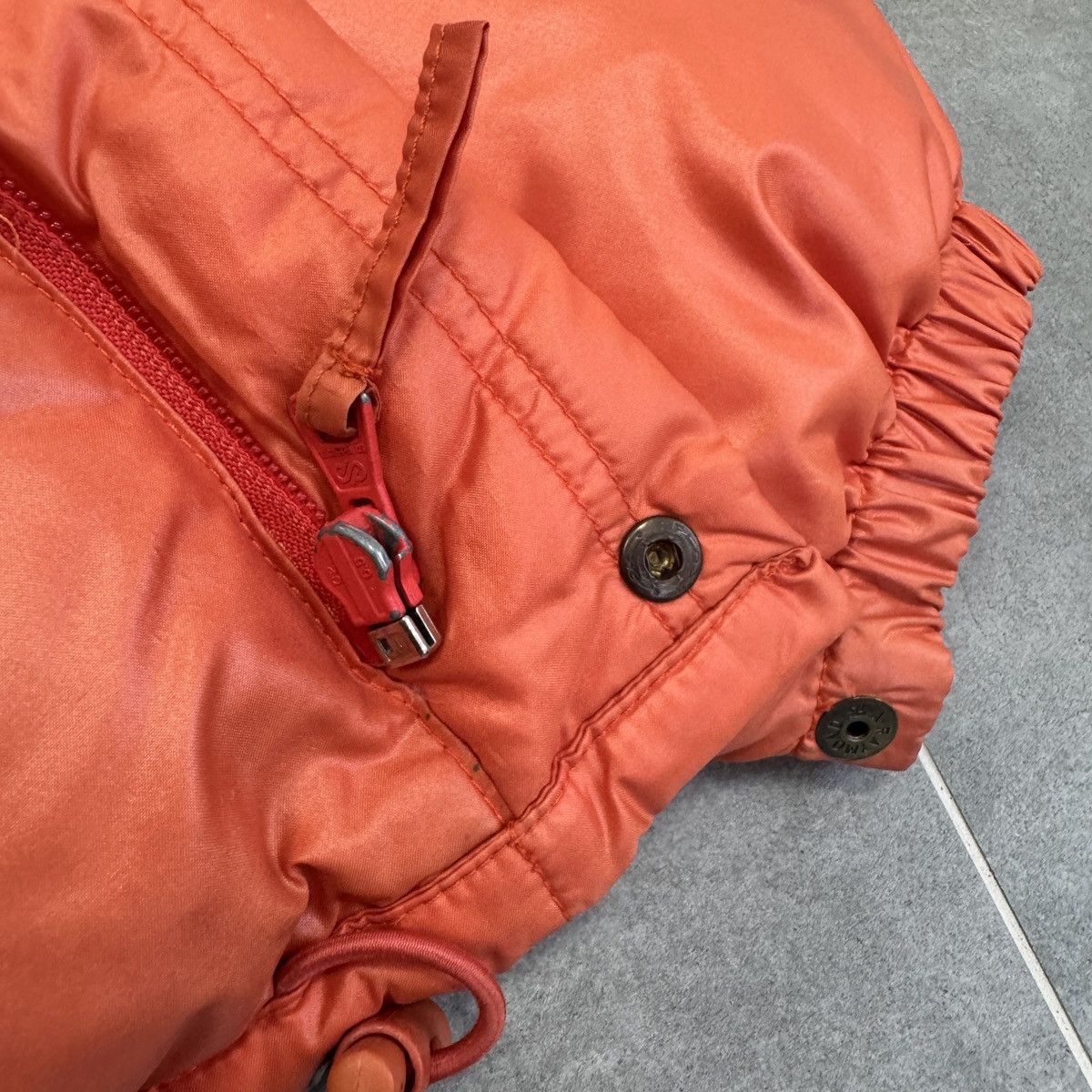 Moncler Vintage 90s Moncler Grenoble Puffer Down Jacket Men Size 2 Size US M / EU 48-50 / 2 - 20 Thumbnail