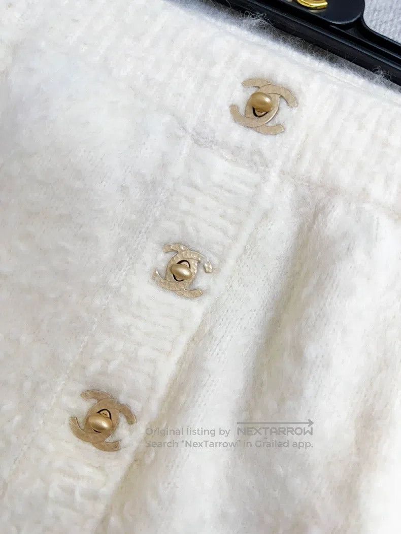 Chanel Chanel 21b beige white schoolbag buckle knitted skirt Size 24" / US 00 / IT 34 - 4 Thumbnail