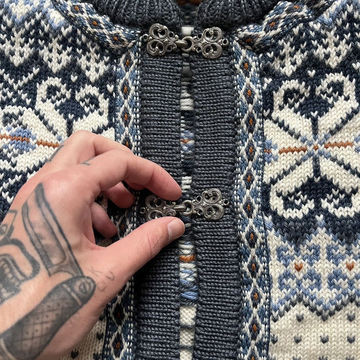 Dale Of Norway Vintage Dale Of Norway 🇳🇴 Avant Garde Sweater Size US M / EU 48-50 / 2 - 7 Thumbnail