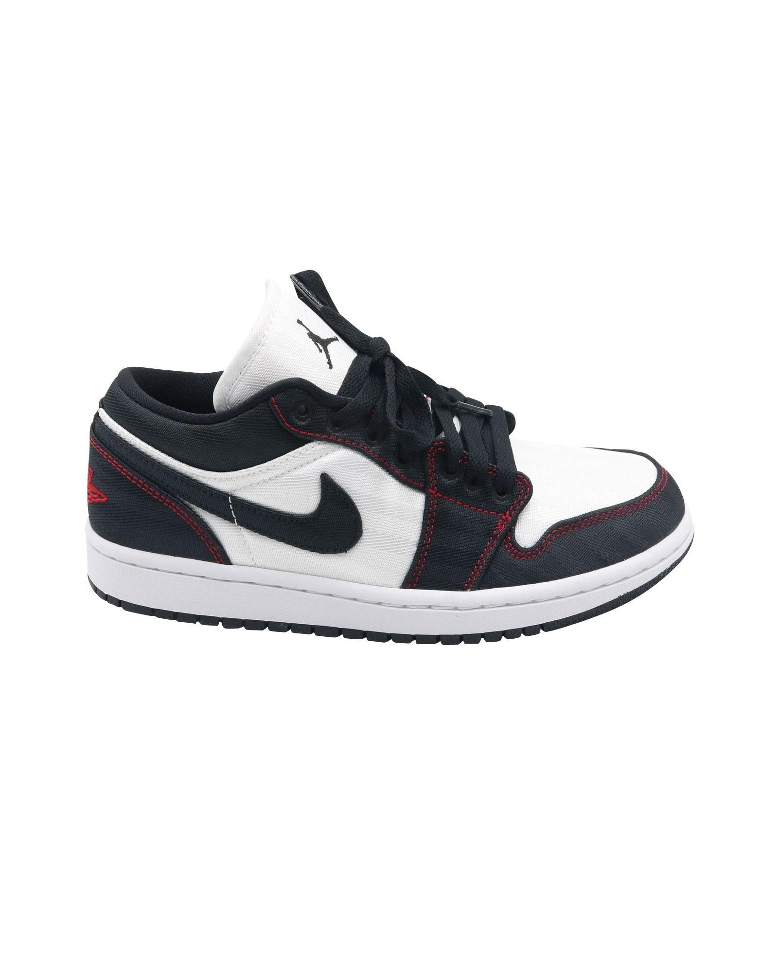 image of Nike Canvas Low Top Sneakers With Red Accents in White, Women's (Size 7)