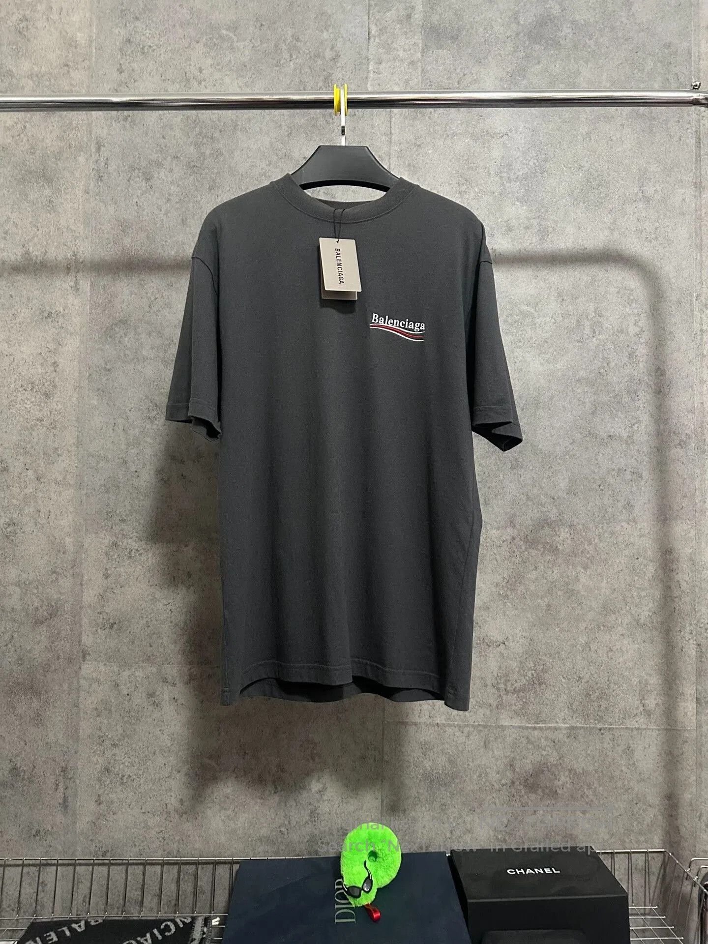 Balenciaga balenciaga short sleeve t-shirt with logo. Size US XXS / EU 40 - 1 Thumbnail