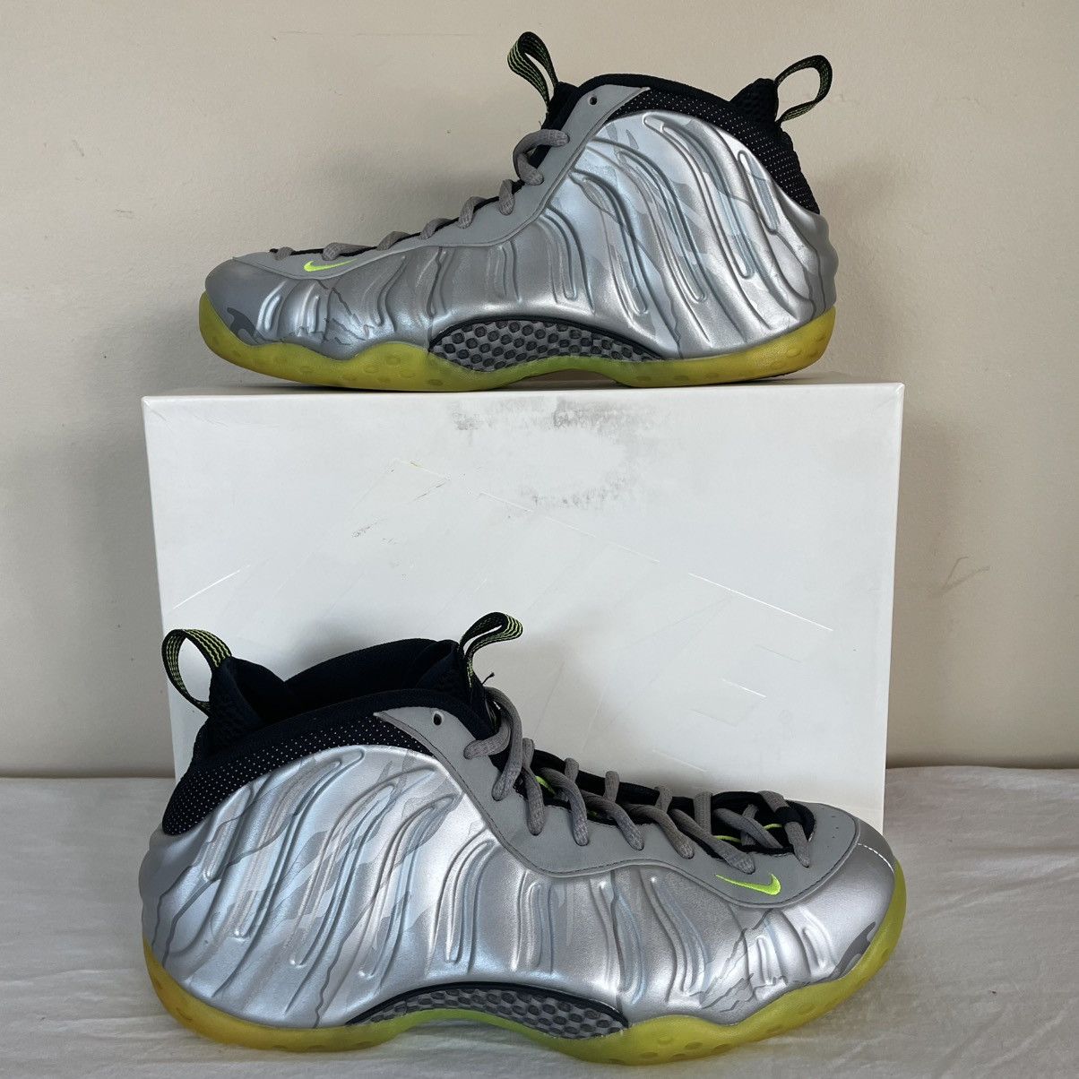 Nike Nike Foamposite One Silver Volt Camo Size 10.5 575420–004 Size US 10.5 / EU 43-44 - 1 Thumbnail