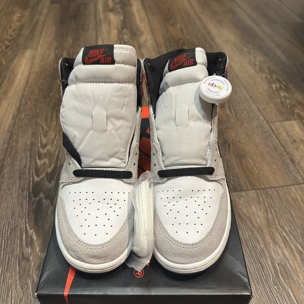 Jordan Brand Jordan 1 Mid “Light Smoke Grey” Size 7 Size US 7 / EU 40 - 4 Thumbnail
