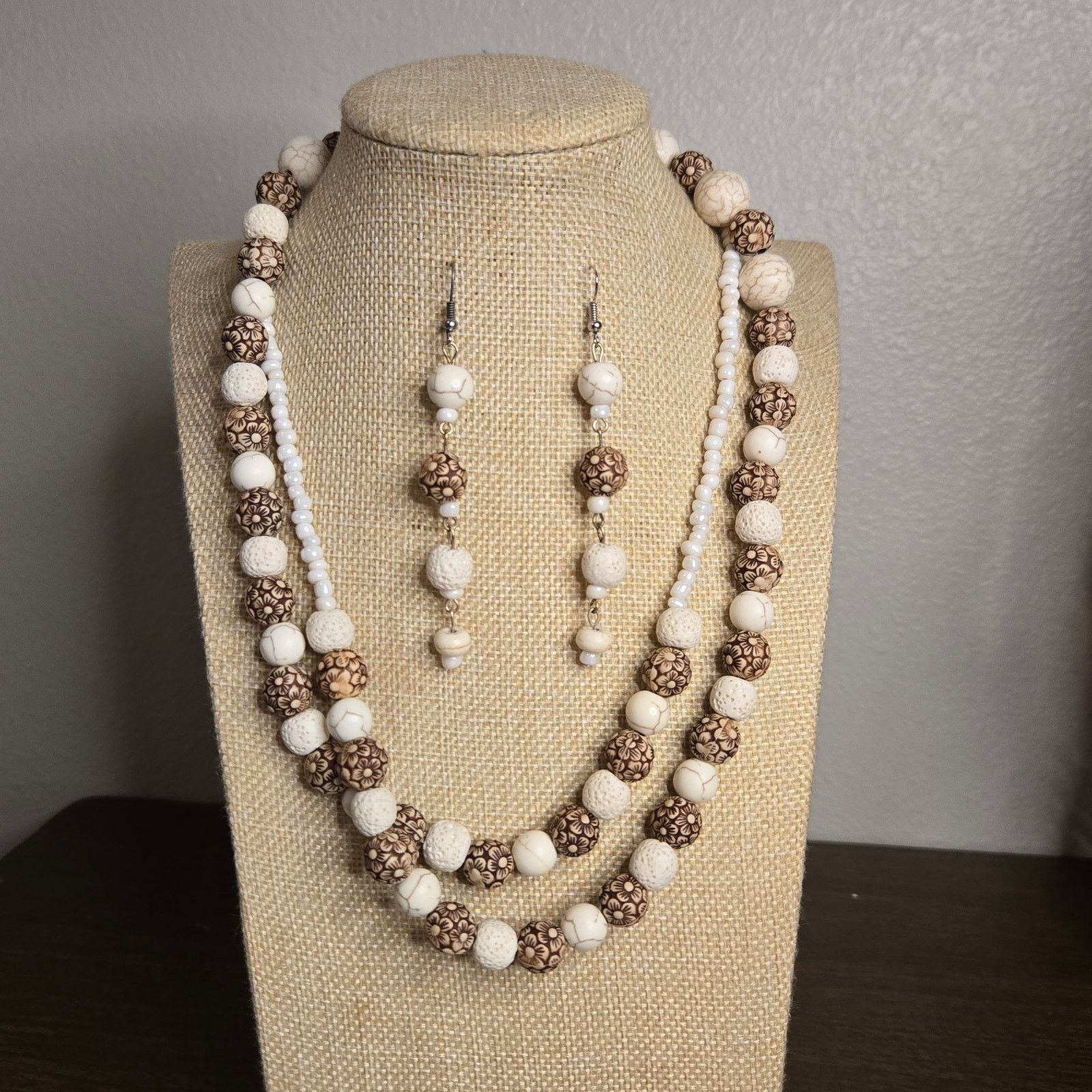 Vintage Vintage Tribal Bone Bead Necklace & Earrings Set Batik Boho Size ONE SIZE - 2 Thumbnail