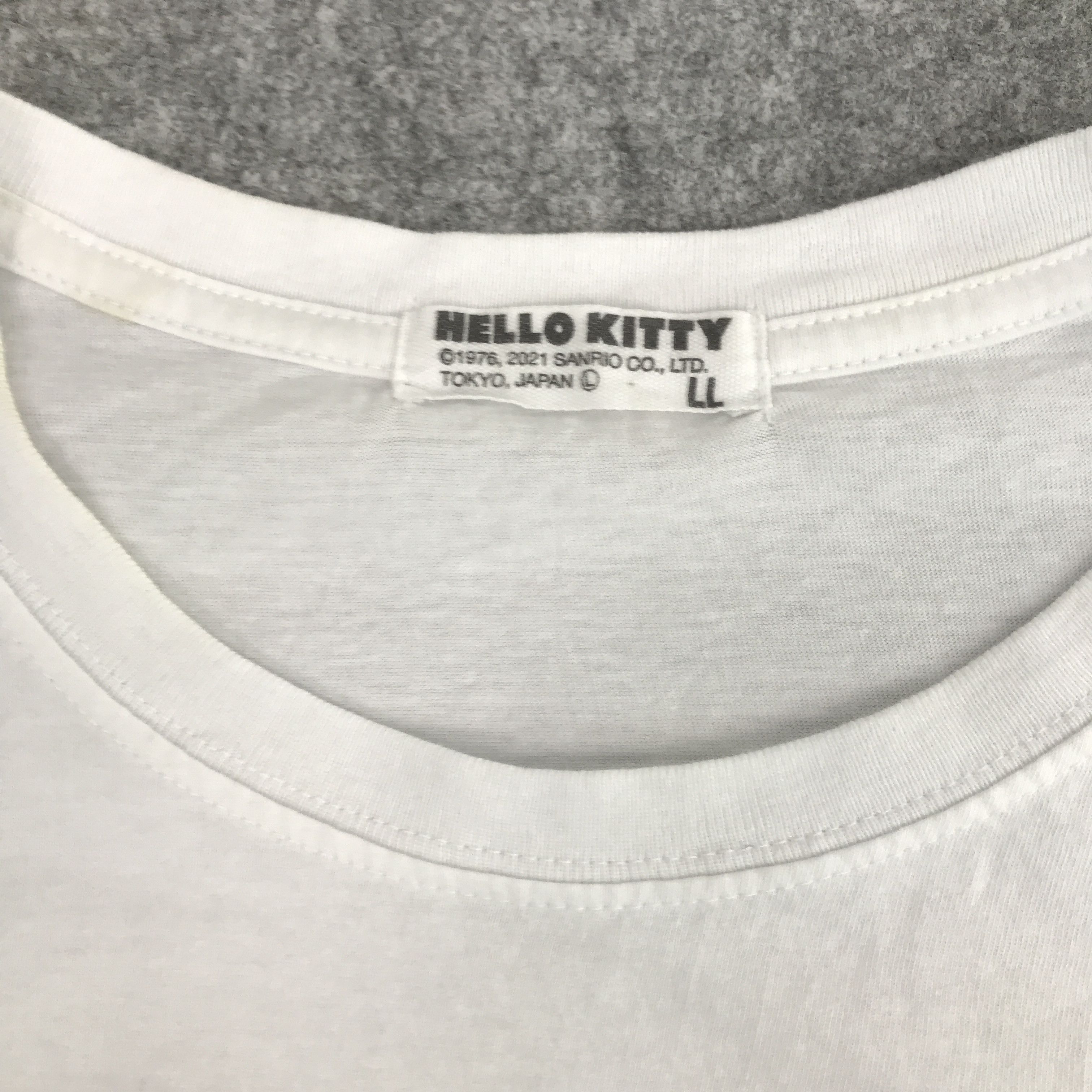 Japanese Brand Rare hello kitty Japan cartoon rare design t-shirt Size US L / EU 52-54 / 3 - 7 Thumbnail