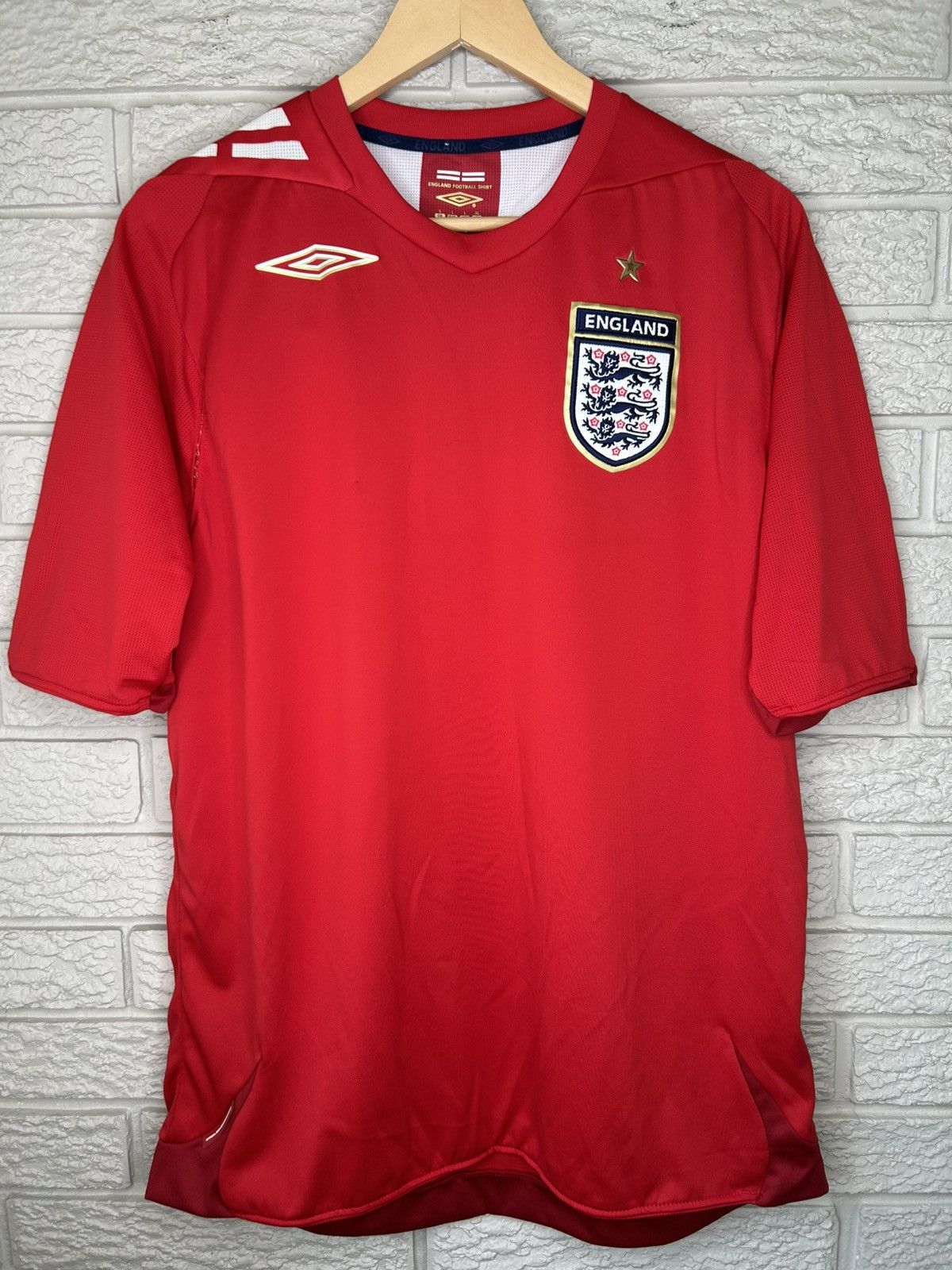 Umbro Vintage Umbro England 2006 Away Jersey Size US L / EU 52-54 / 3 - 1 Thumbnail