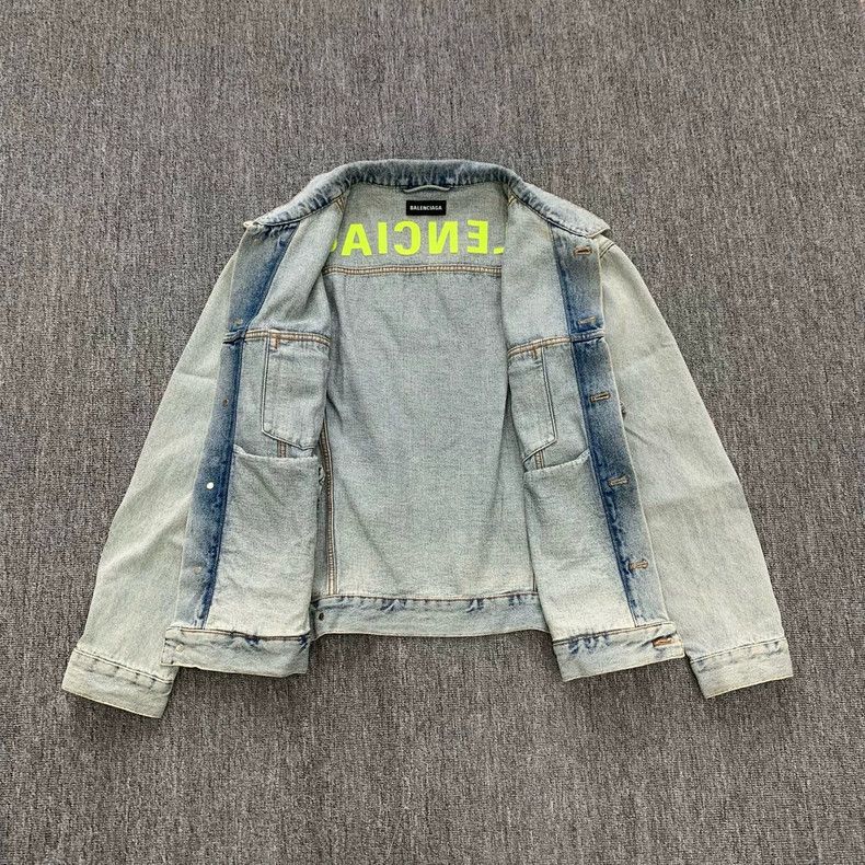 Balenciaga Balenciaga Backlogo washed distressed denim jacket Size US S / EU 44-46 / 1 - 8 Thumbnail