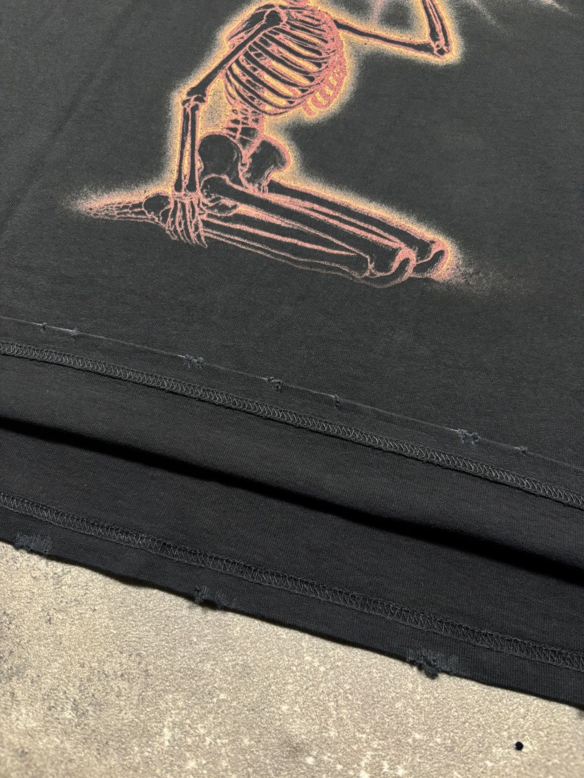 Vintage WARMAN I SEE THE LIGHT GRAPHIC TEE, Washed Black Size US XL / EU 56 / 4 - 4 Thumbnail
