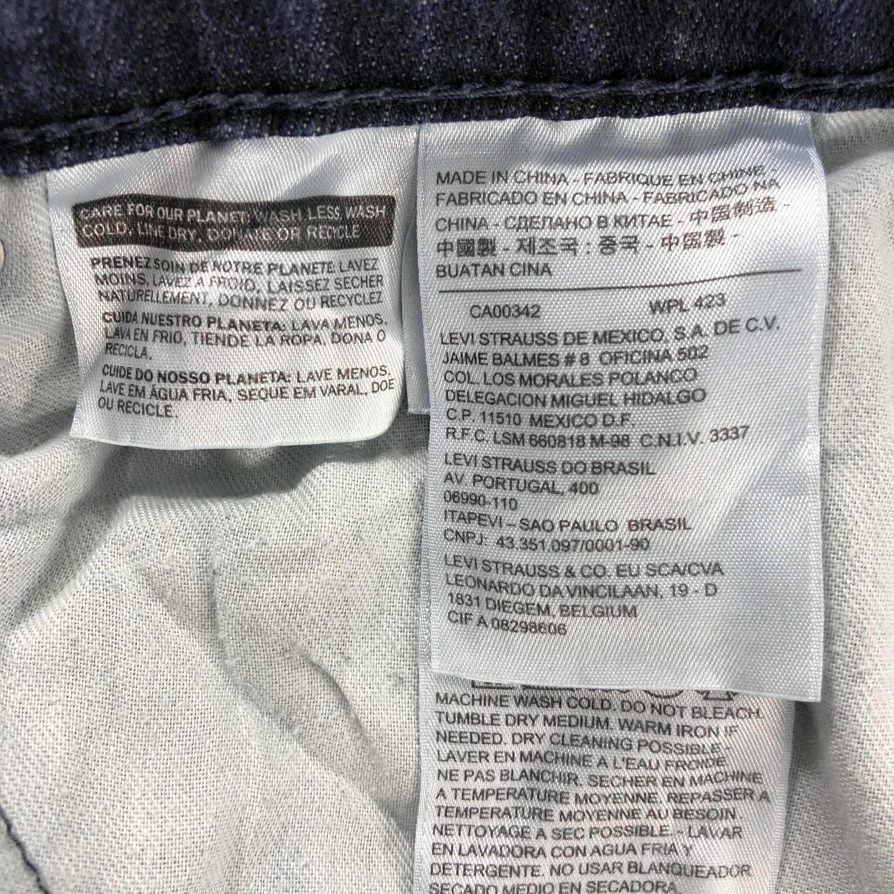 Levi's Vintage Blue Wash Levis 514 Jeans-J2484 Size US 35 - 10 Thumbnail