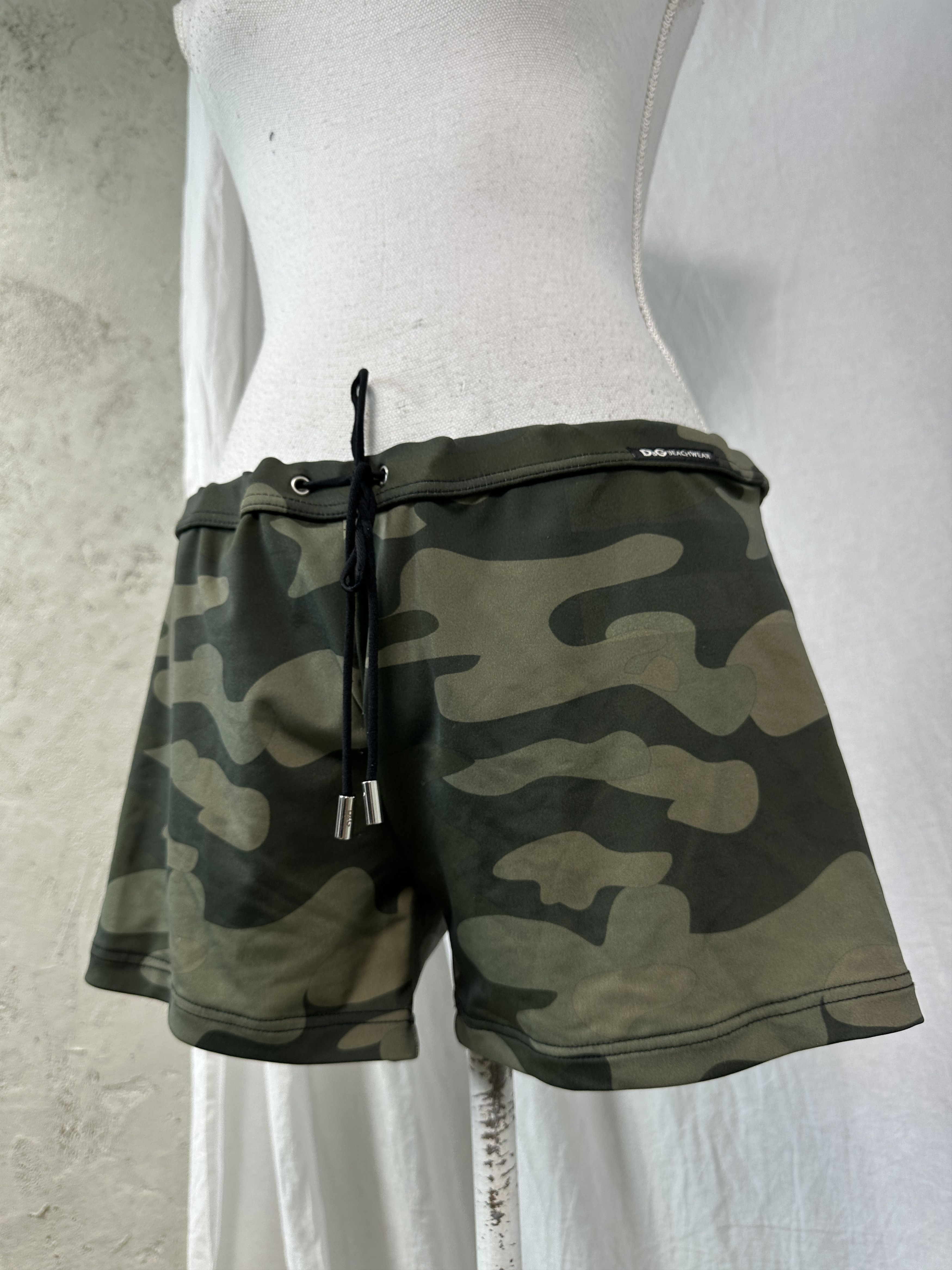 Dolce & Gabbana Vintage Micro Shorts Dolce & Gabbana Camo Print Shorts 00s Size 27" / US 4 / IT 40 - 9 Thumbnail