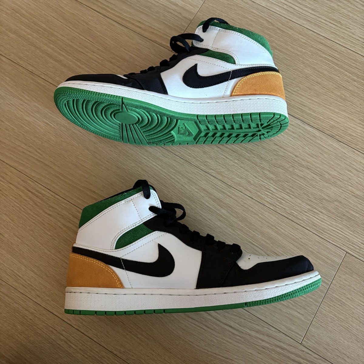 Jordan Brand Air Jordan 1 mid Oakland Size US 8 / EU 41 - 2 Thumbnail