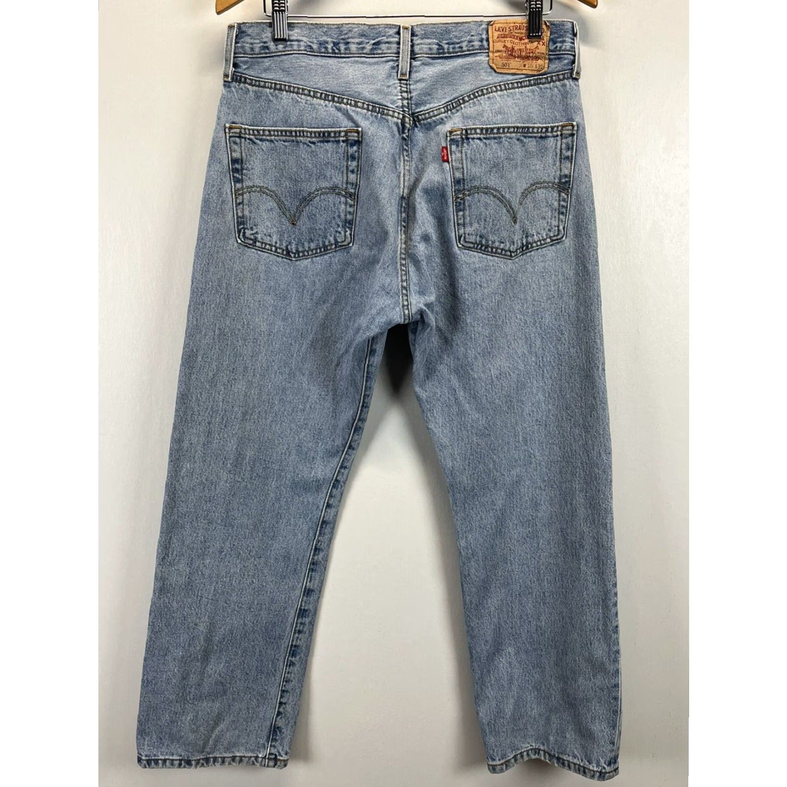 Levi's VINTAGE Levi's 501 Jeans Mens Regular 36 x 30 Straight Red Cotton Size US 36 / EU 52 - 2 Thumbnail