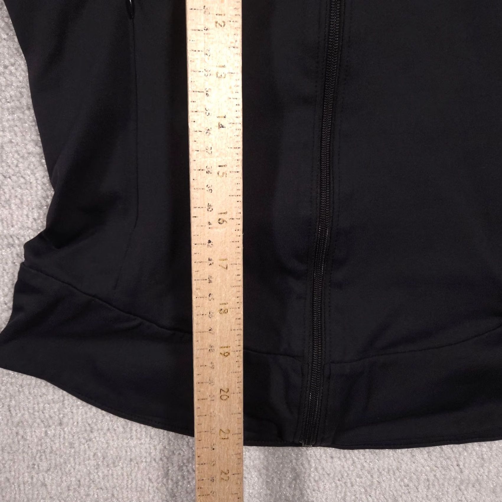 Patagonia Patagonia Jacket Womens Small Black Full Zip Softshell Stretch Activewear Mens? Womens? Size S / US 4 / IT 40 - 7 Thumbnail