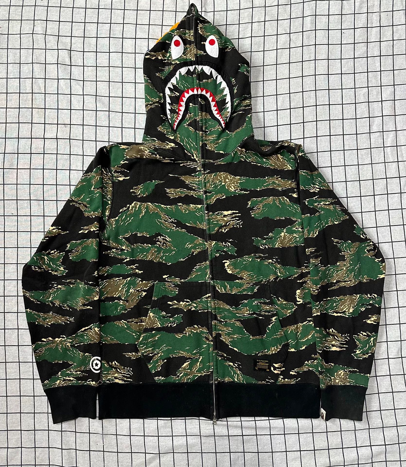 Bape Bape Shark Multi Light Jacket xl Men Size US XL / EU 56 / 4 - 1 Thumbnail