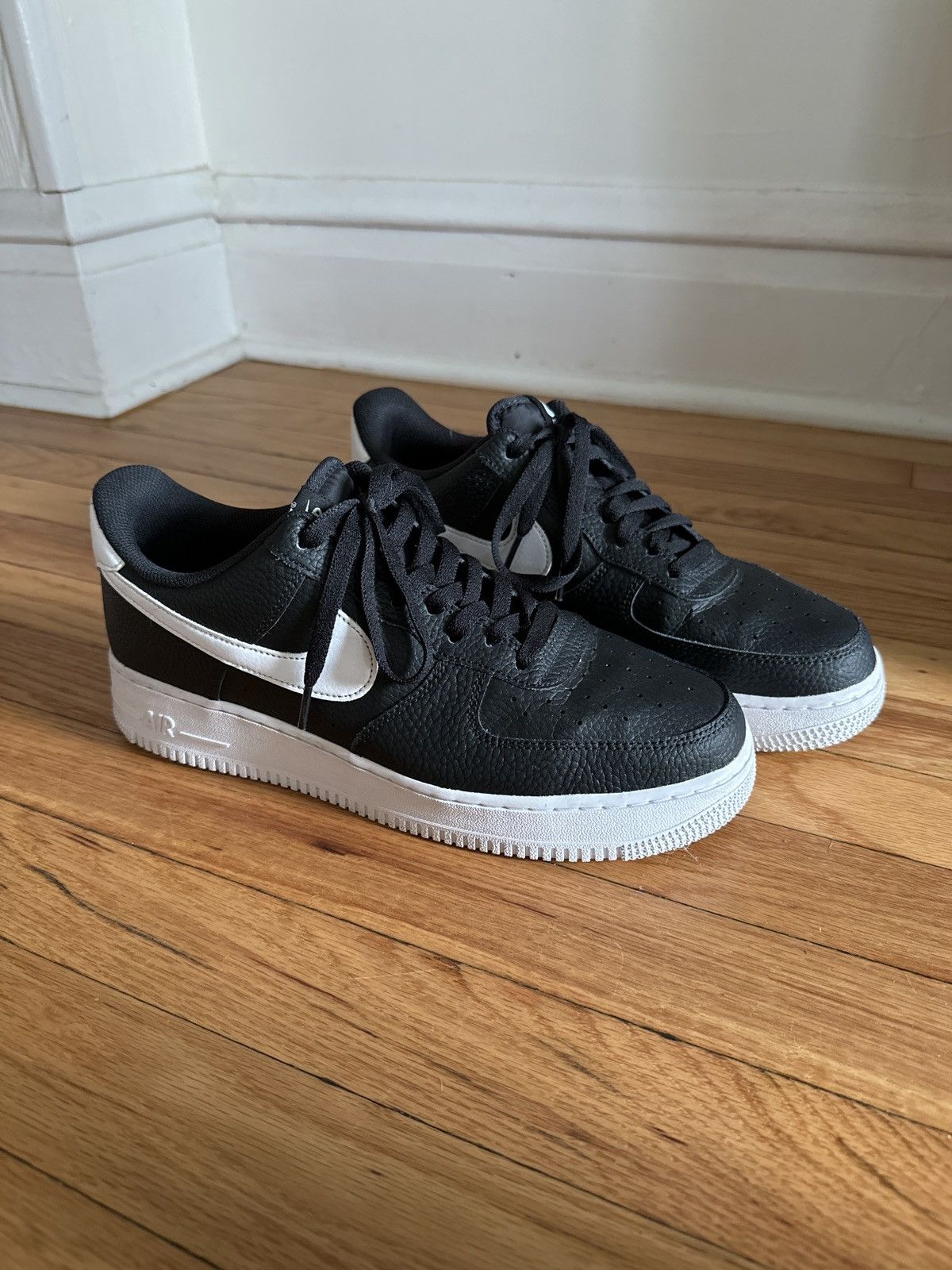 Nike Nike Air Force One Black with White Sole and Logo Size US 10 / EU 43 - 1 Thumbnail