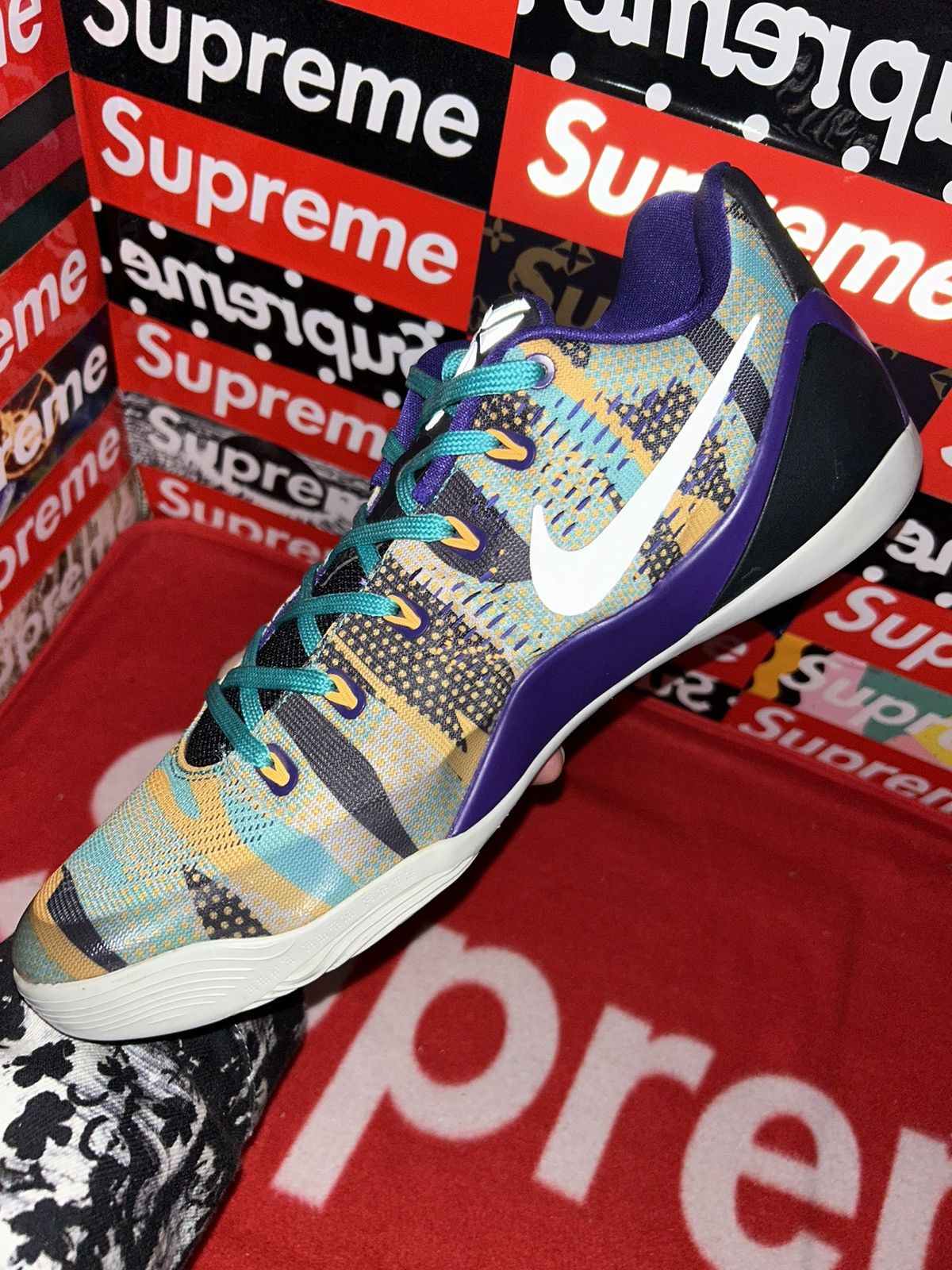 Nike Nike Kobe 9 EM Pop Art 646701-508 size 12 with box VNDS Size US 12 / EU 45 - 9 Thumbnail