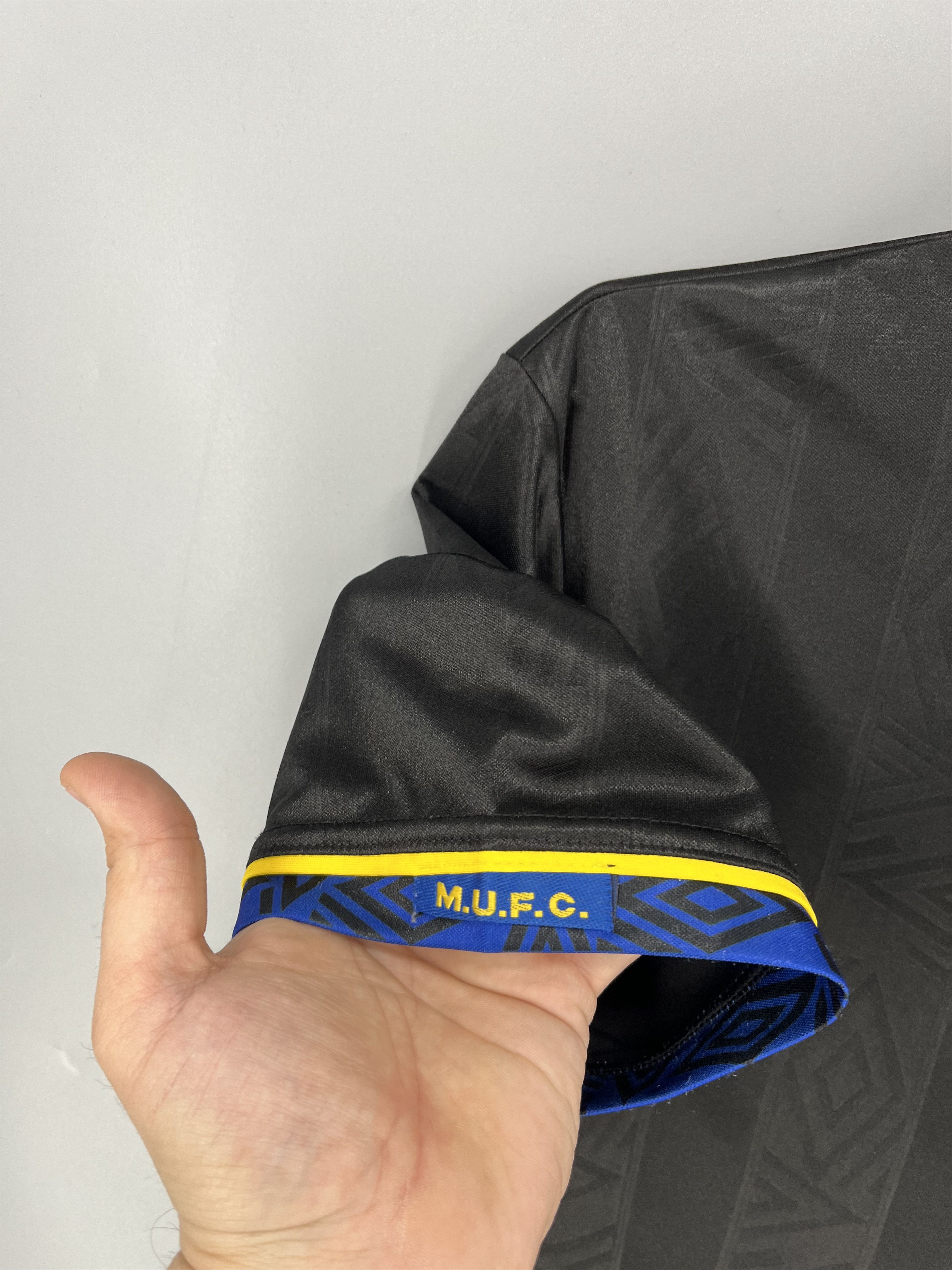 Umbro 1993-95 UMBRO Manchester United Away Cantona kung-fu Shirt Size US XL / EU 56 / 4 - 14 Thumbnail