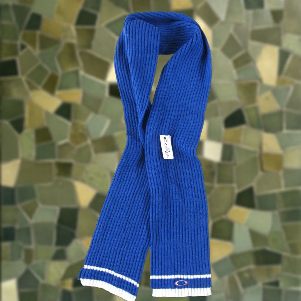 Oakley VINTAGE Oakley Periwinkle Blue Knit Soft Warm Cozy Rectangle Scarf Size ONE SIZE - 1 Thumbnail