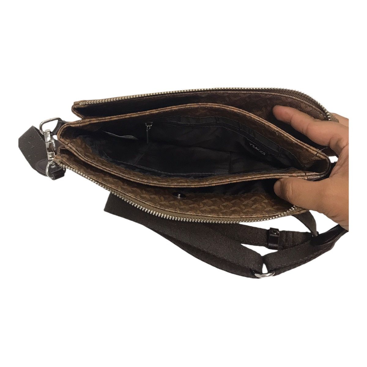 Japanese Brand × Y's × Yohji Yamamoto Y’Saccs Yohji Yamamoto Monogram Sling Bag Size ONE SIZE - 4 Thumbnail