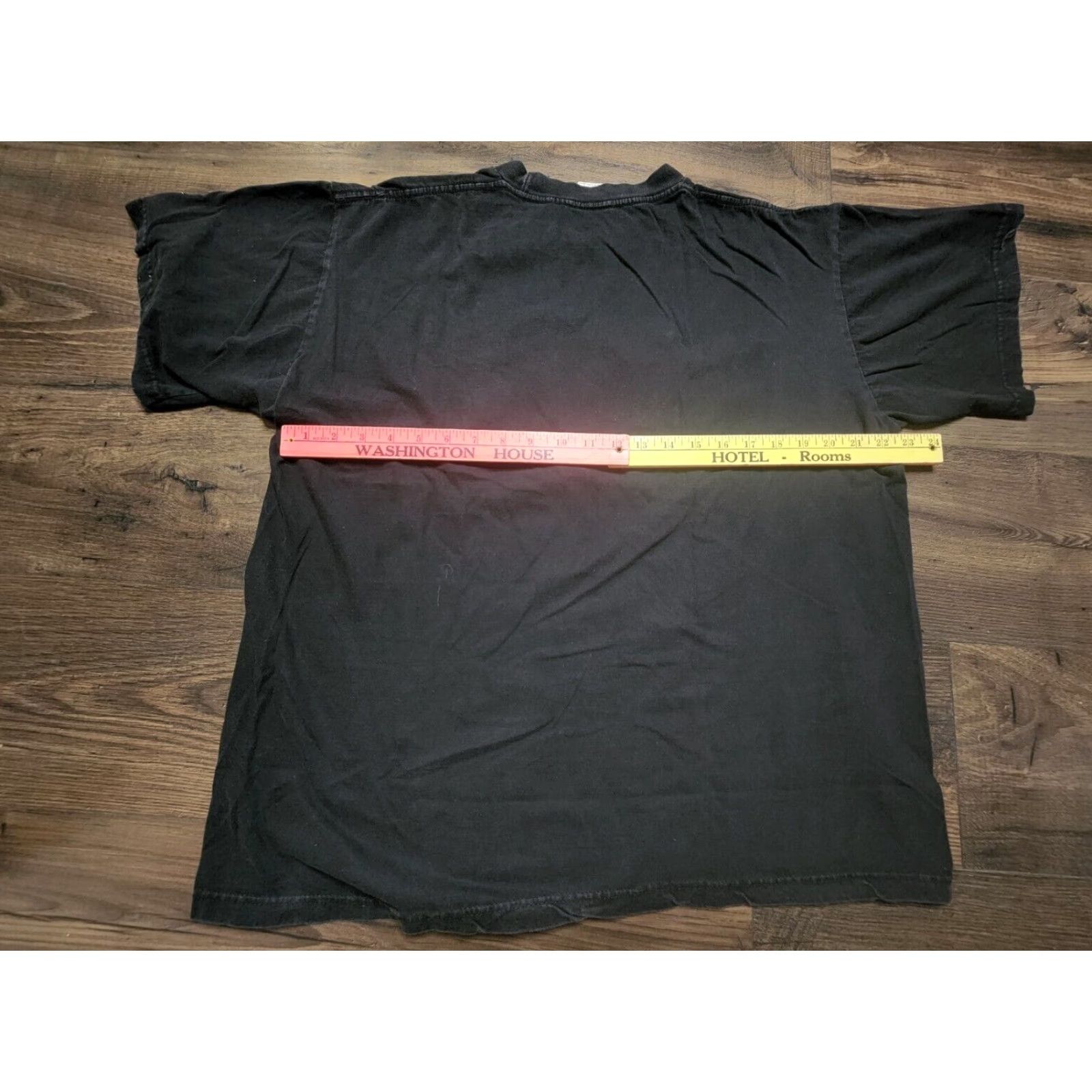 Vintage Vintage Mens XL Universal Studios World Logo Promo Black T-Shirt Size US XL / EU 56 / 4 - 2 Thumbnail