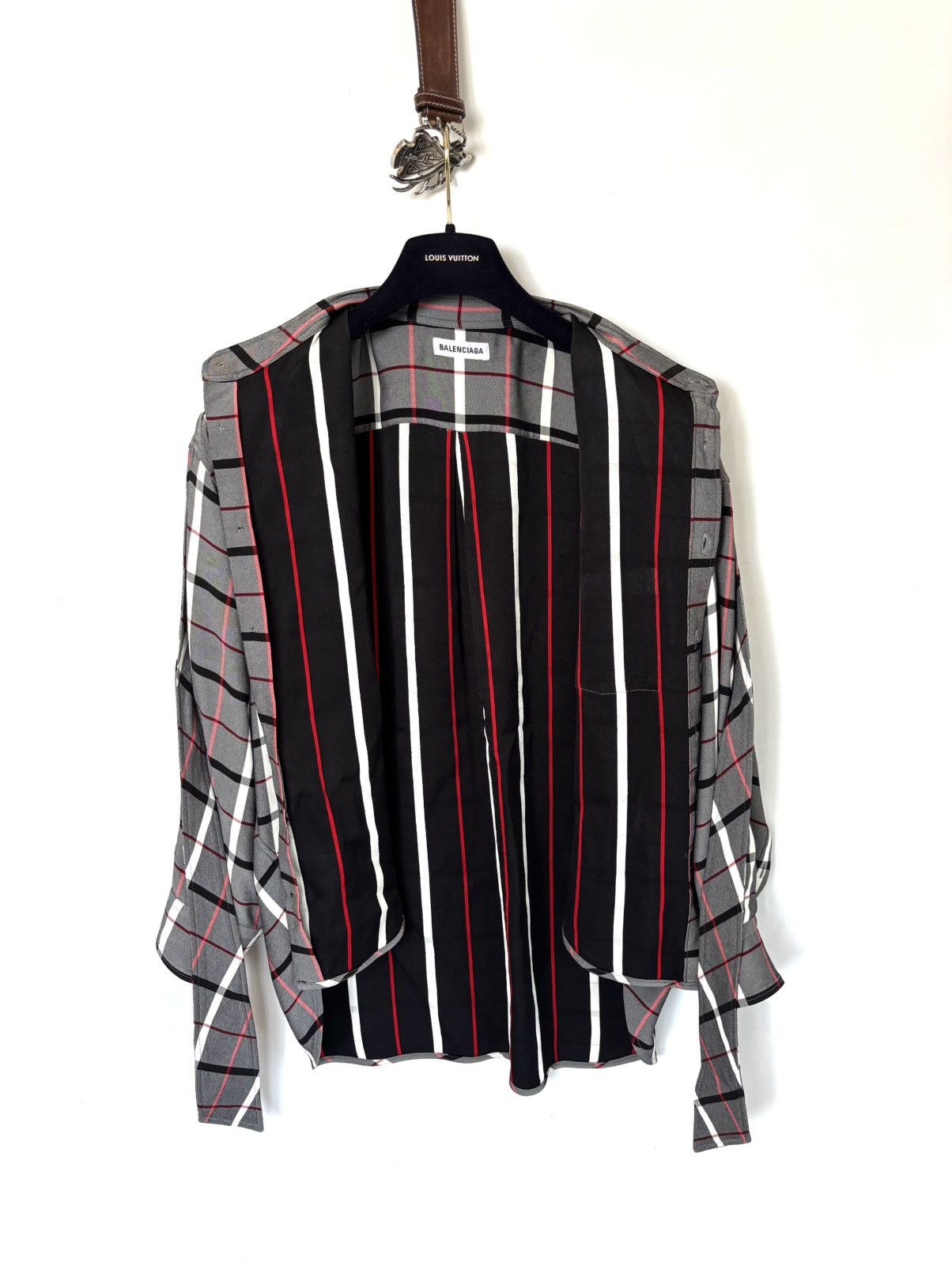 Balenciaga Balenciaga Back Logo Shirt Size US S / EU 44-46 / 1 - 3 Thumbnail