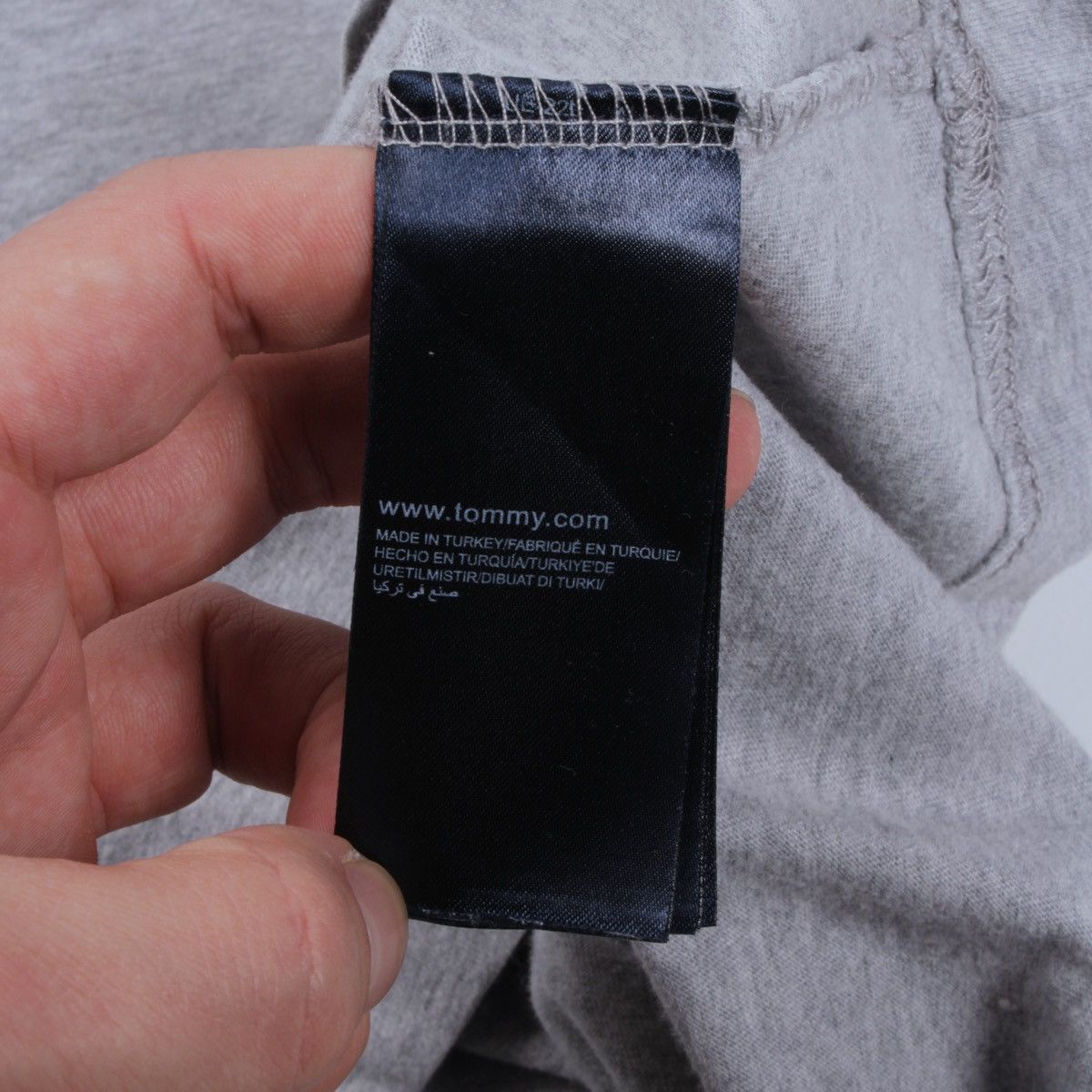 Tommy Hilfiger TOMMY HILFIGER Organic Cotton V-neck Long Sleeve T-Shirt Size US L / EU 52-54 / 3 - 10 Thumbnail