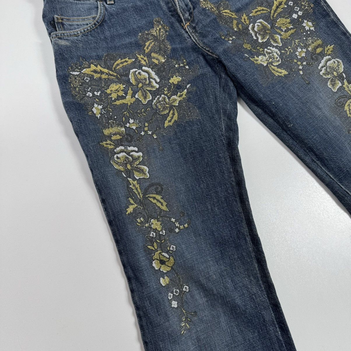 Roberto Cavalli flared y2k jeans justcavalli very rare flowers print Size 27" / US 4 / IT 40 - 5 Thumbnail