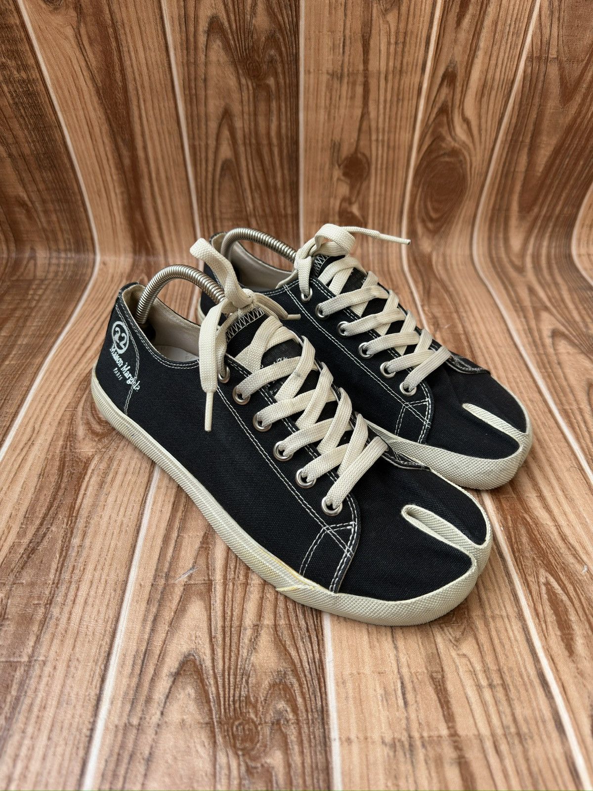 Maison Margiela Maison Margiela Canvas 'Tabi' Lowtops Size US 10 / EU 43 - 2 Thumbnail