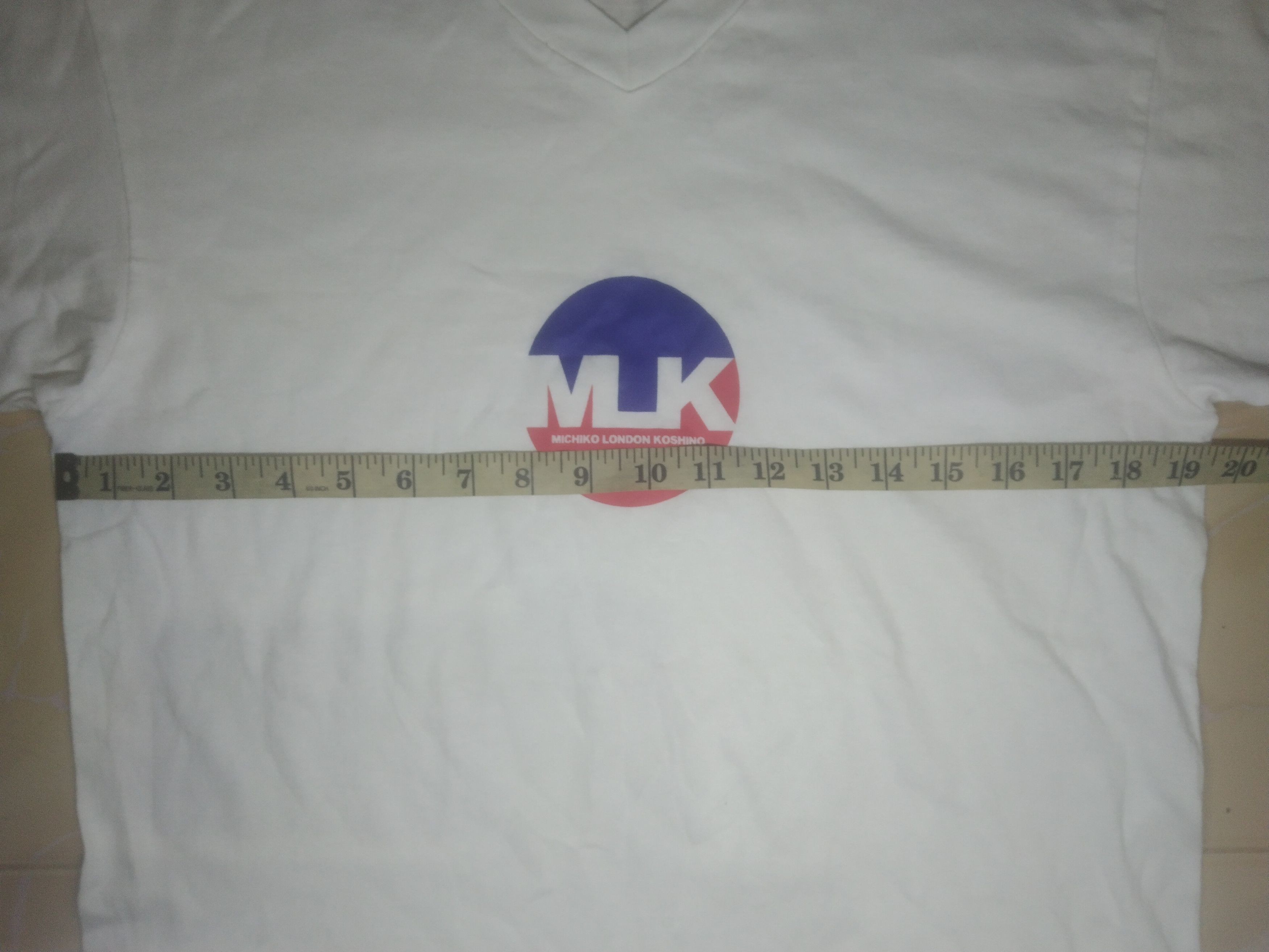 Michiko Koshino London × Vintage Vintage Michiko Koshino London V neck white tee Size US M / EU 48-50 / 2 - 10 Thumbnail