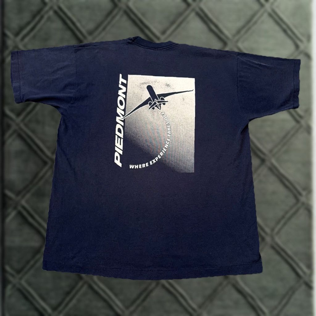 Vintage VINTAGE 90s Piedmont Aviation Airplane Aircraft Pocket T-Shirt XL Navy Blue Screen Stars Men Regular Pocket T-Shirt Size US XL / EU 56 / 4 - 1 Thumbnail