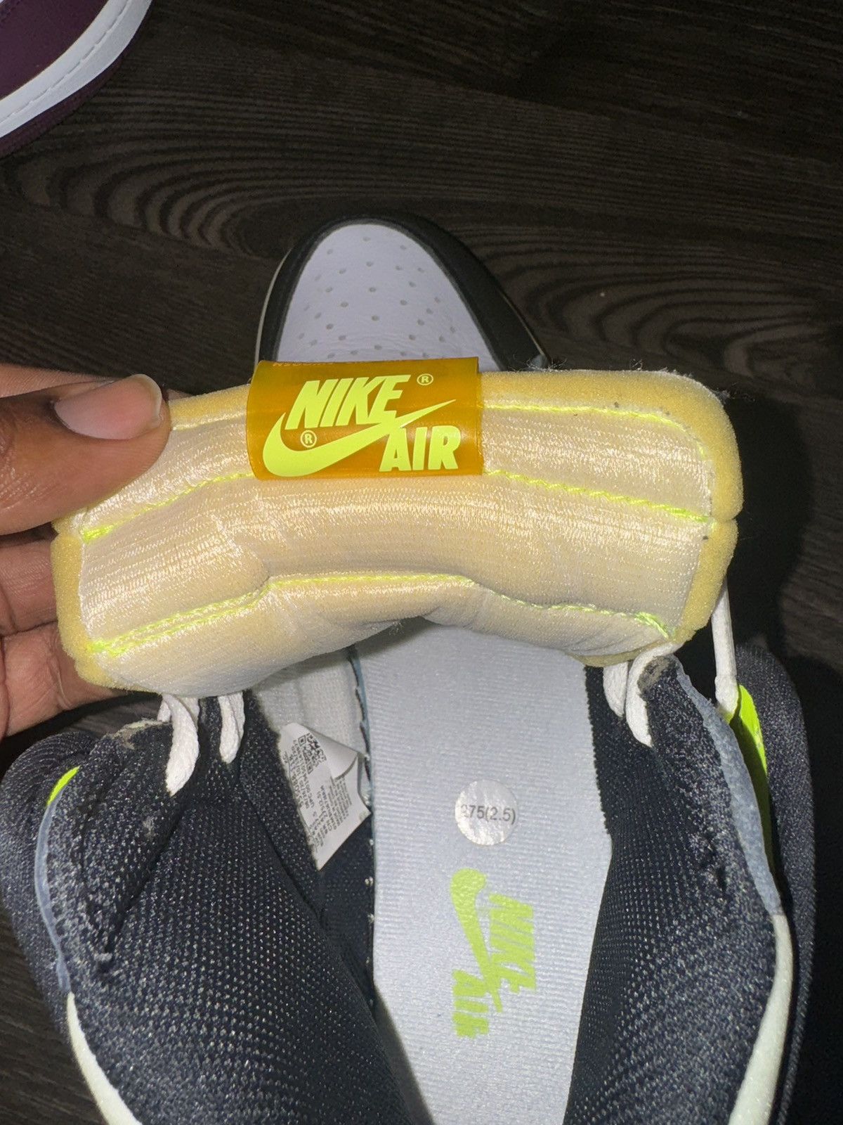 Nike Nike air Jordan 1 volt Size US 9.5 / EU 42-43 - 8 Thumbnail