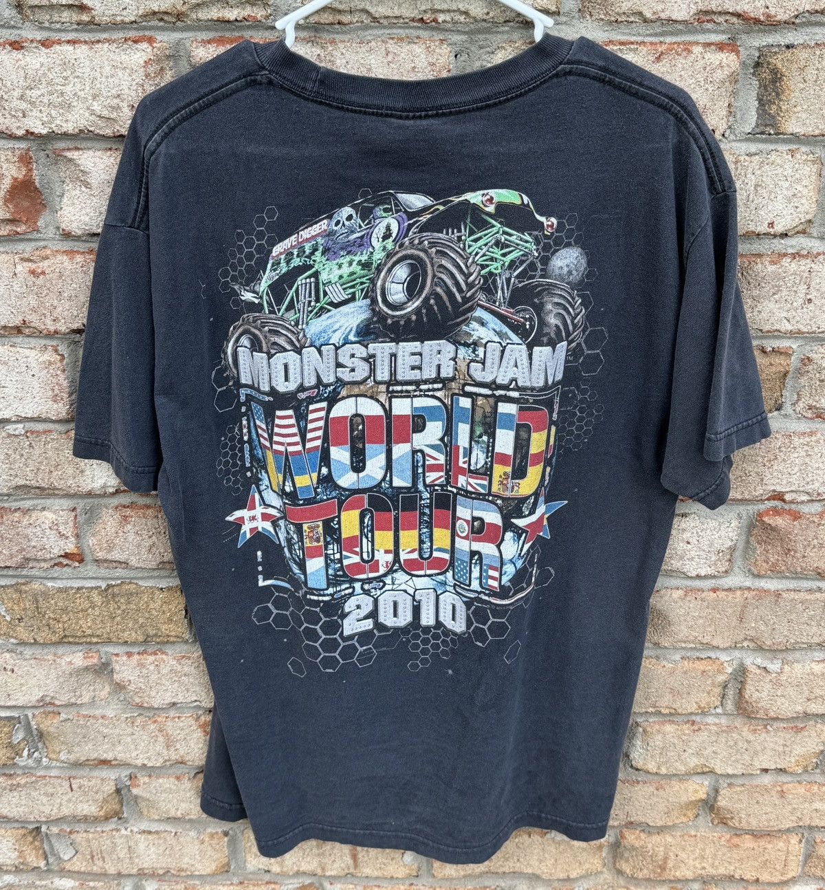 Other Vintage 2010 Monster Jam World Tour t shirt Size US L / EU 52-54 / 3 - 1 Thumbnail