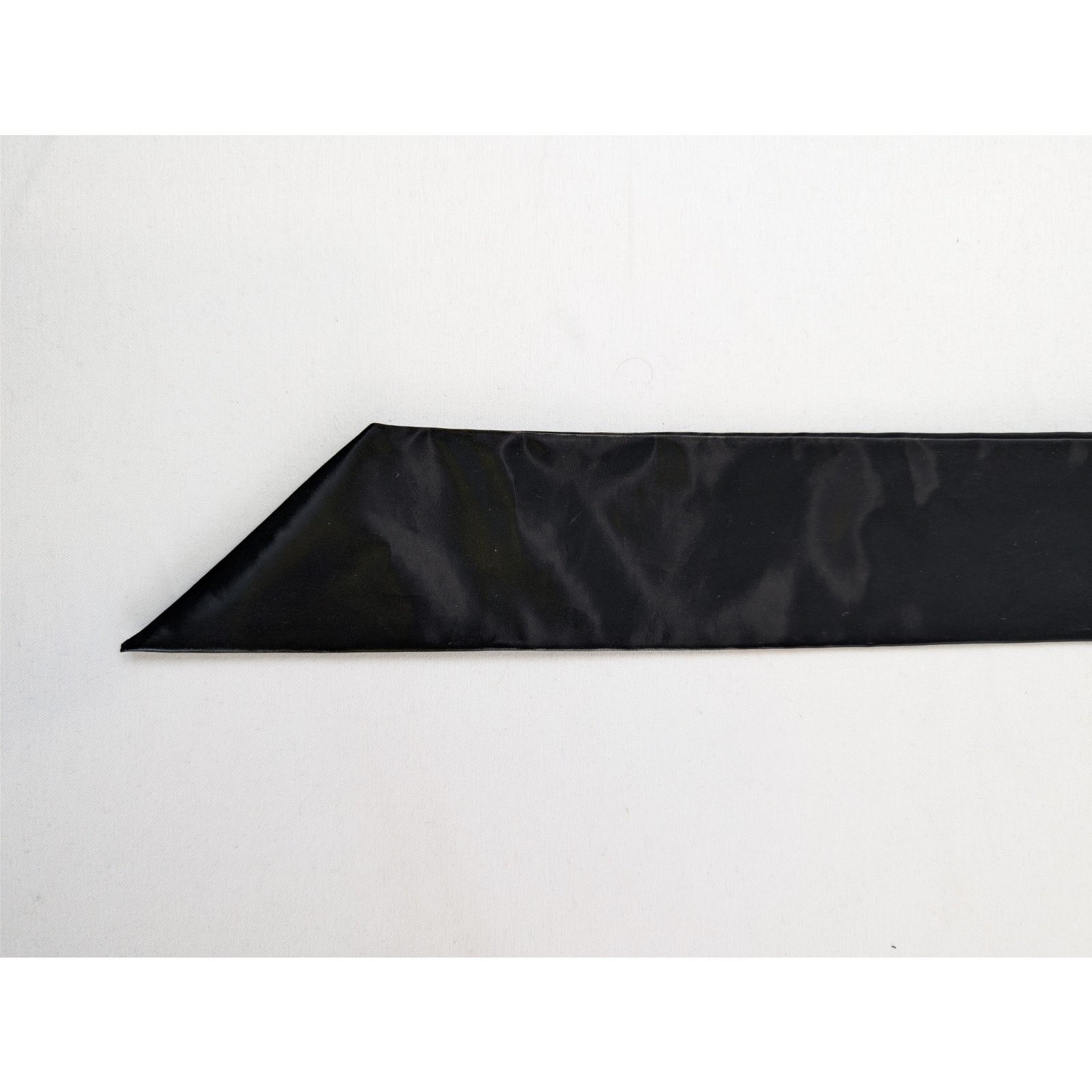 Saint Laurent Paris o1rshd1 Size: OS/ Satin Graduation Stole/Sash Tie in Black Size ONE SIZE - 8 Thumbnail