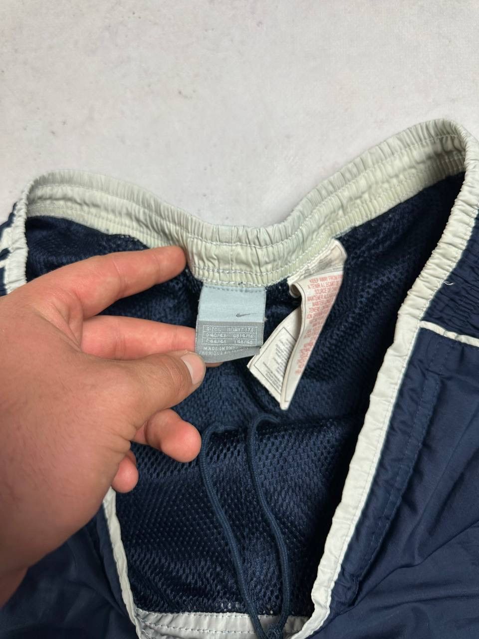 Nike × Vintage Vintage Nike Swoosh Baggy Nylon Trackpants Y2K L Size US 34 / EU 50 - 4 Thumbnail
