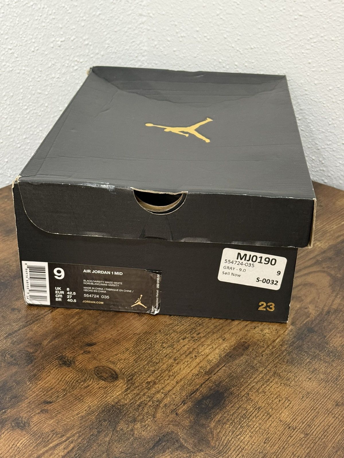 Jordan Brand × Nike Nike Air Jordan 1 Retro Mid New Love 2017 size 9 Size US 9 / EU 42 - 8 Thumbnail