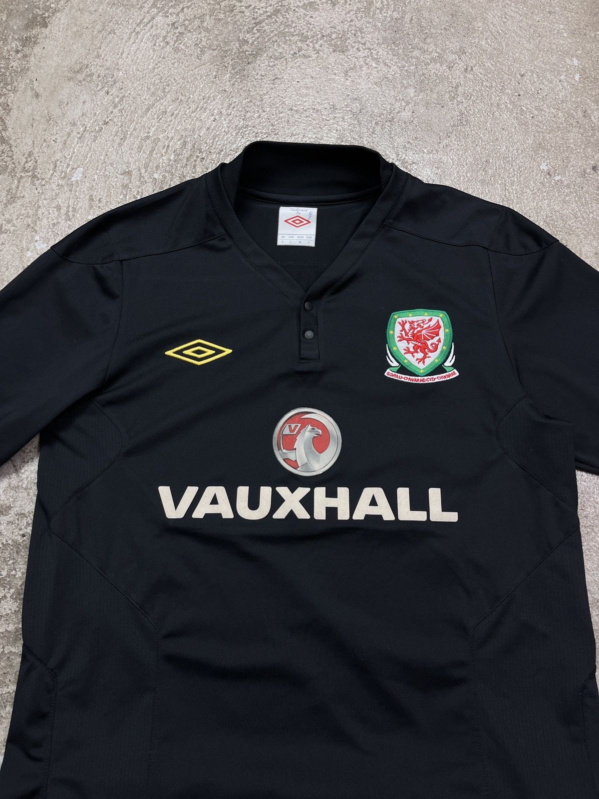 Umbro WALES UMBRO SOCCER JERSEY TEE - № 677 Size US M / EU 48-50 / 2 - 2 Thumbnail