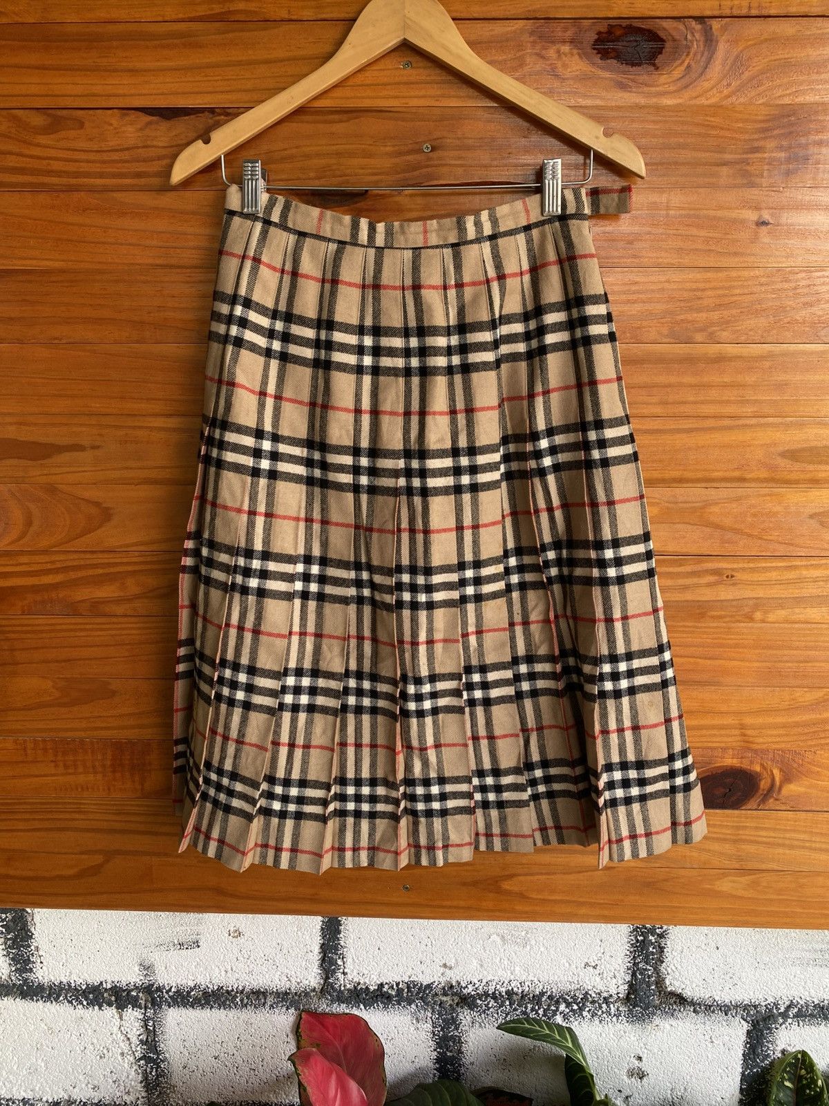 Burberry Vintage Burberrys Nova Check Pleated Skirt | Wool Blend Size 27" / US 4 / IT 40 - 4 Thumbnail