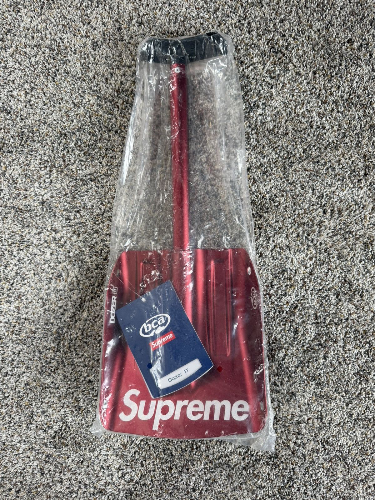 Supreme Supreme Backcountry Access Snow Shovel Red FW22 Size ONE SIZE - 1 Thumbnail