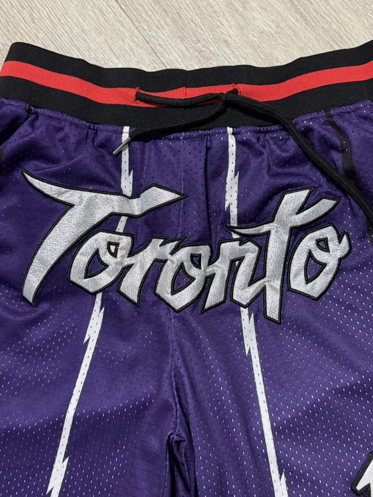 NBA 🔷NBA Toronto Raptors Vince Carter #15 Basketball Shorts🔷 Size US 34 / EU 50 - 3 Thumbnail