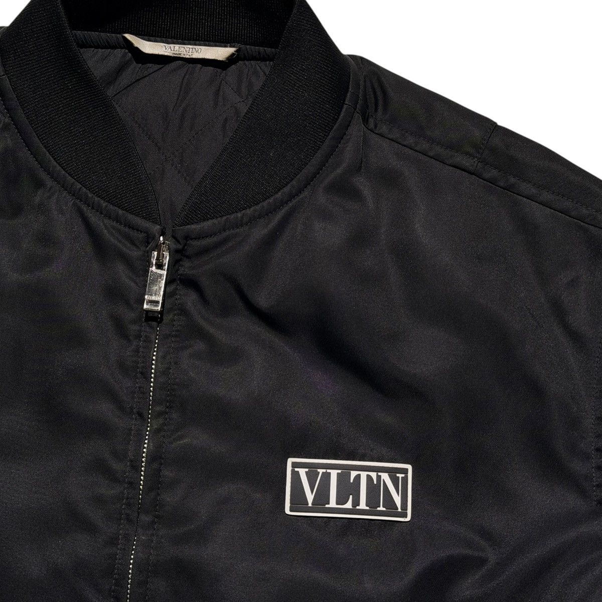 Valentino Logo patch bomber Size US M / EU 48-50 / 2 - 2 Thumbnail